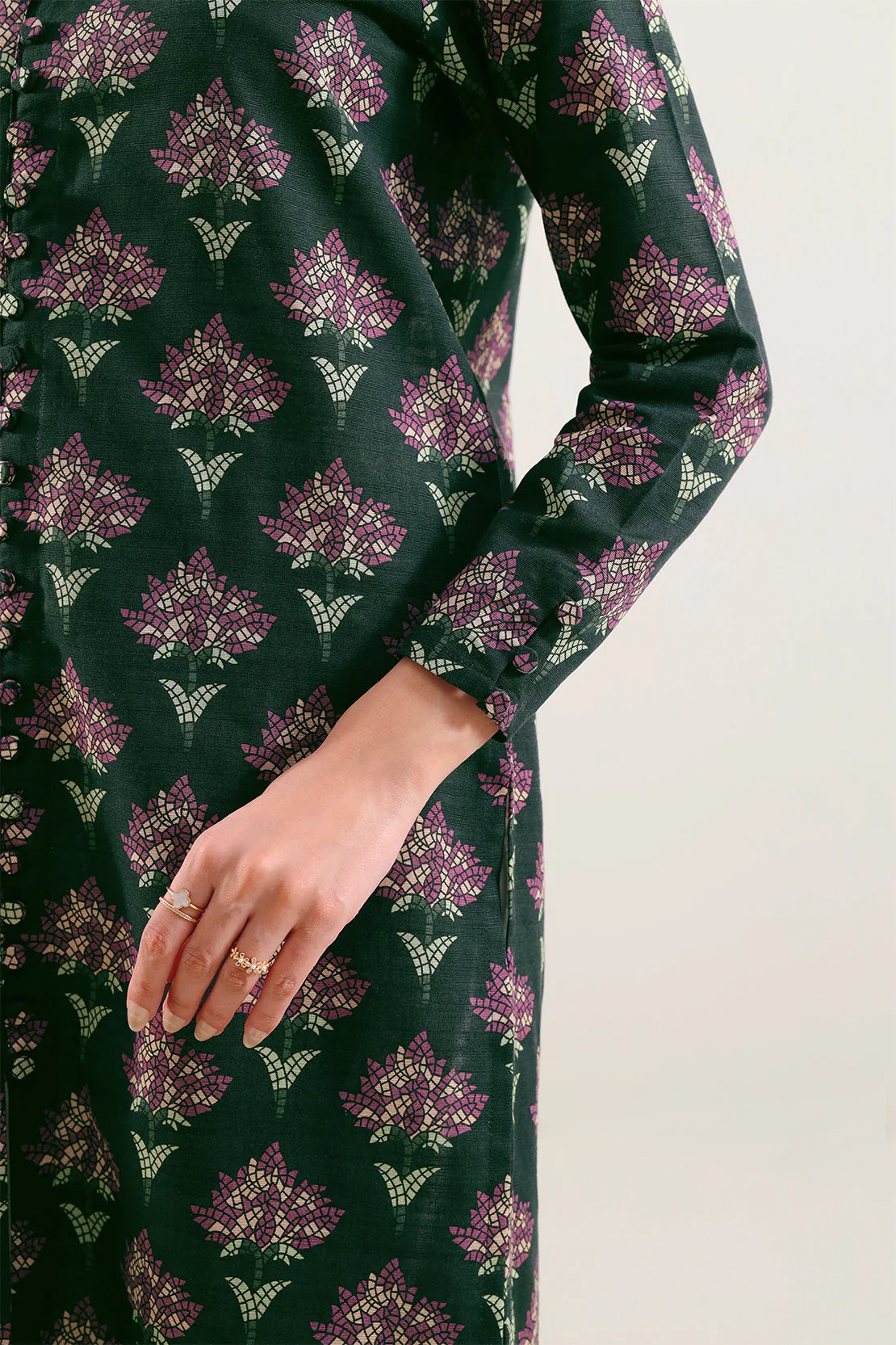 Unstitched Printed Cotton Khaddar 3 Piece - Image 6