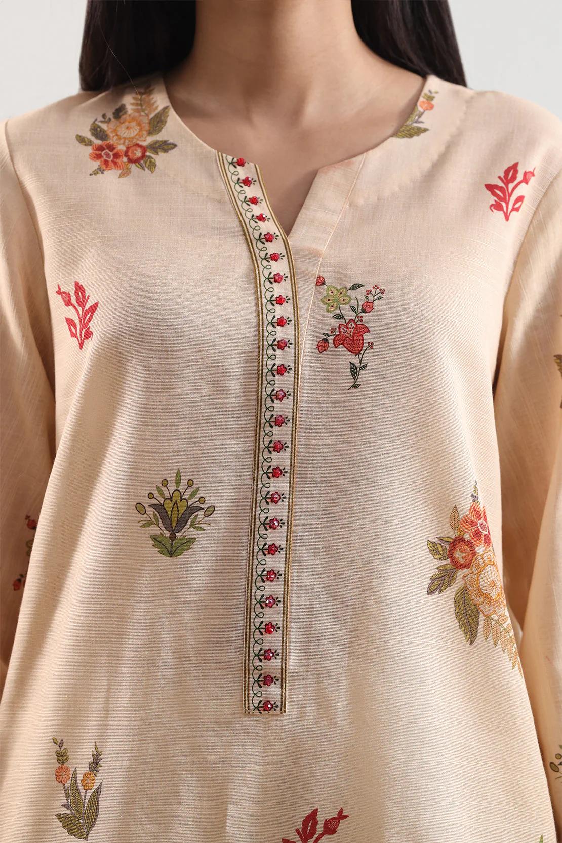Unstitched Printed Warm Khaddar 3 Piece - Image 4