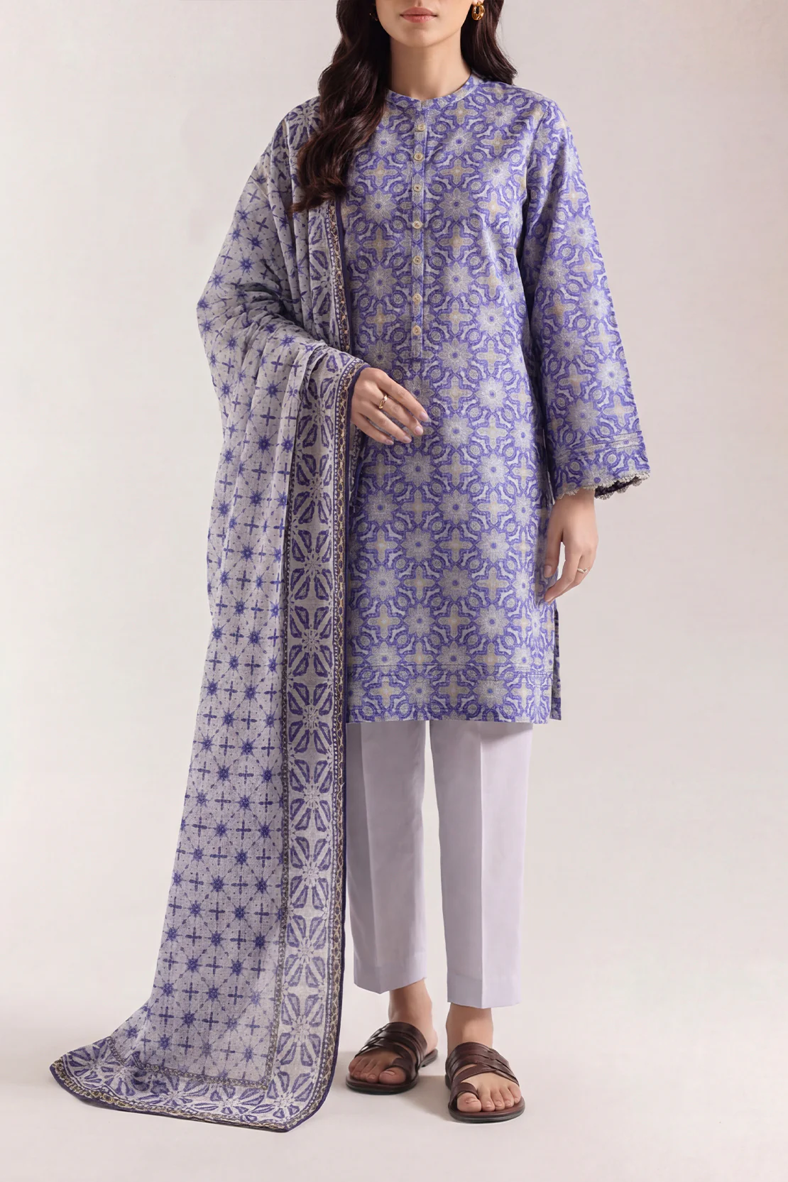 Unstitched Printed Warm Khaddar 3 Piece - Image 2
