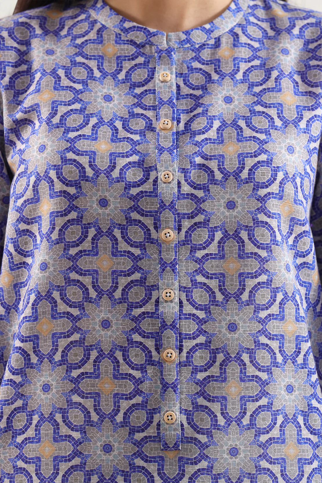 Unstitched Printed Warm Khaddar 3 Piece - Image 3
