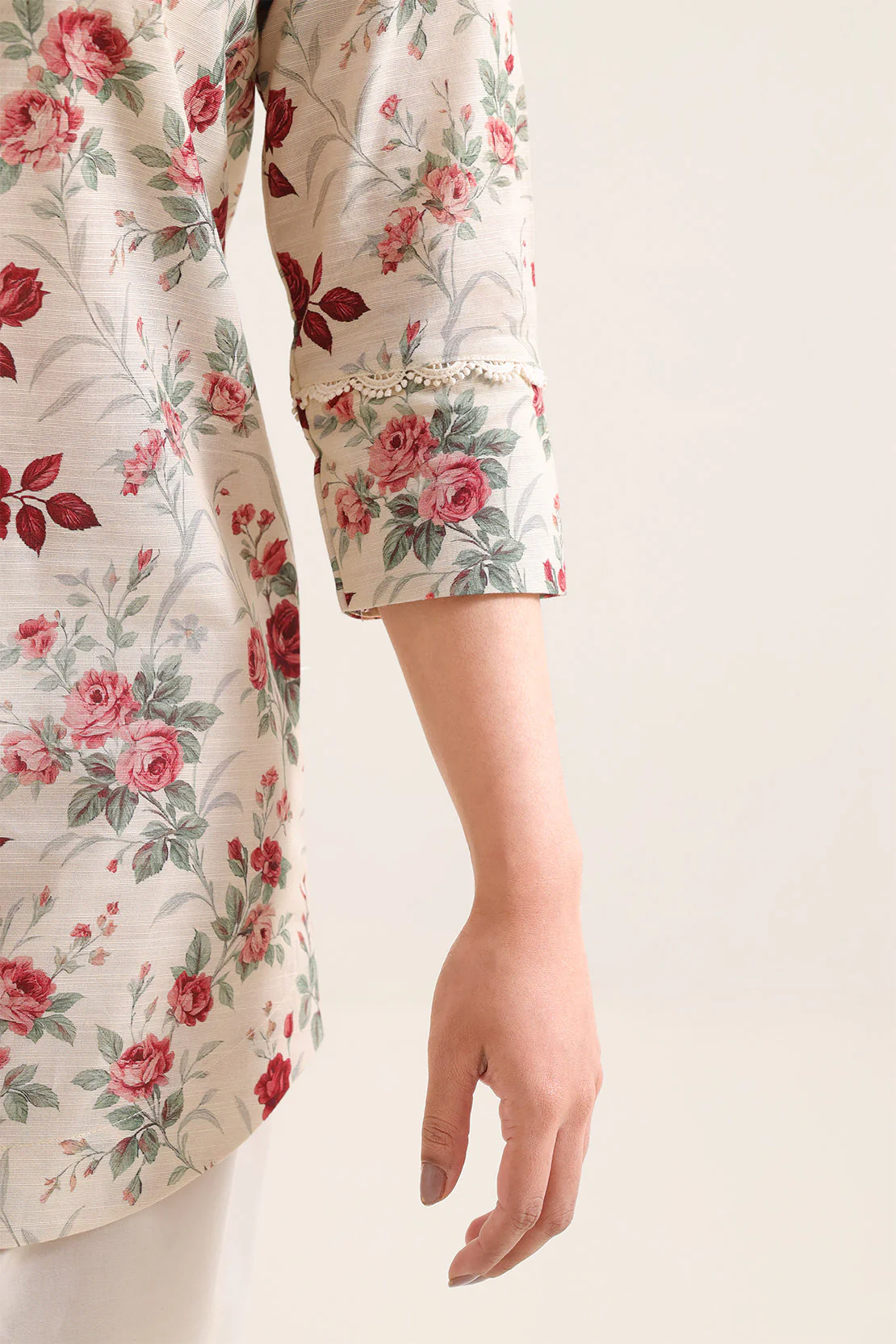 Unstitched Printed Cotton Khaddar 3 Piece - Image 4