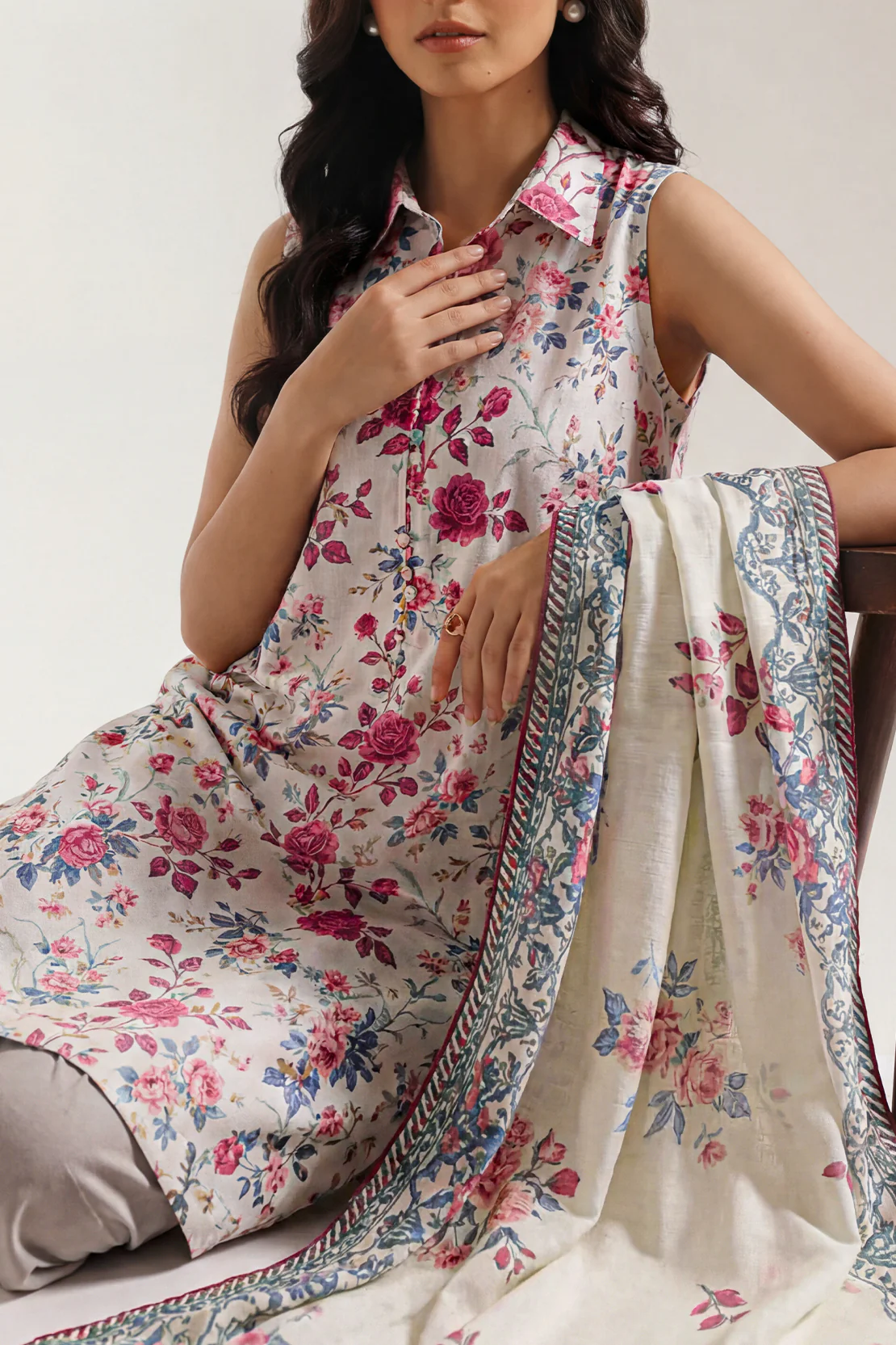 Unstitched Printed Cotton Khaddar 3 Piece - Image 2
