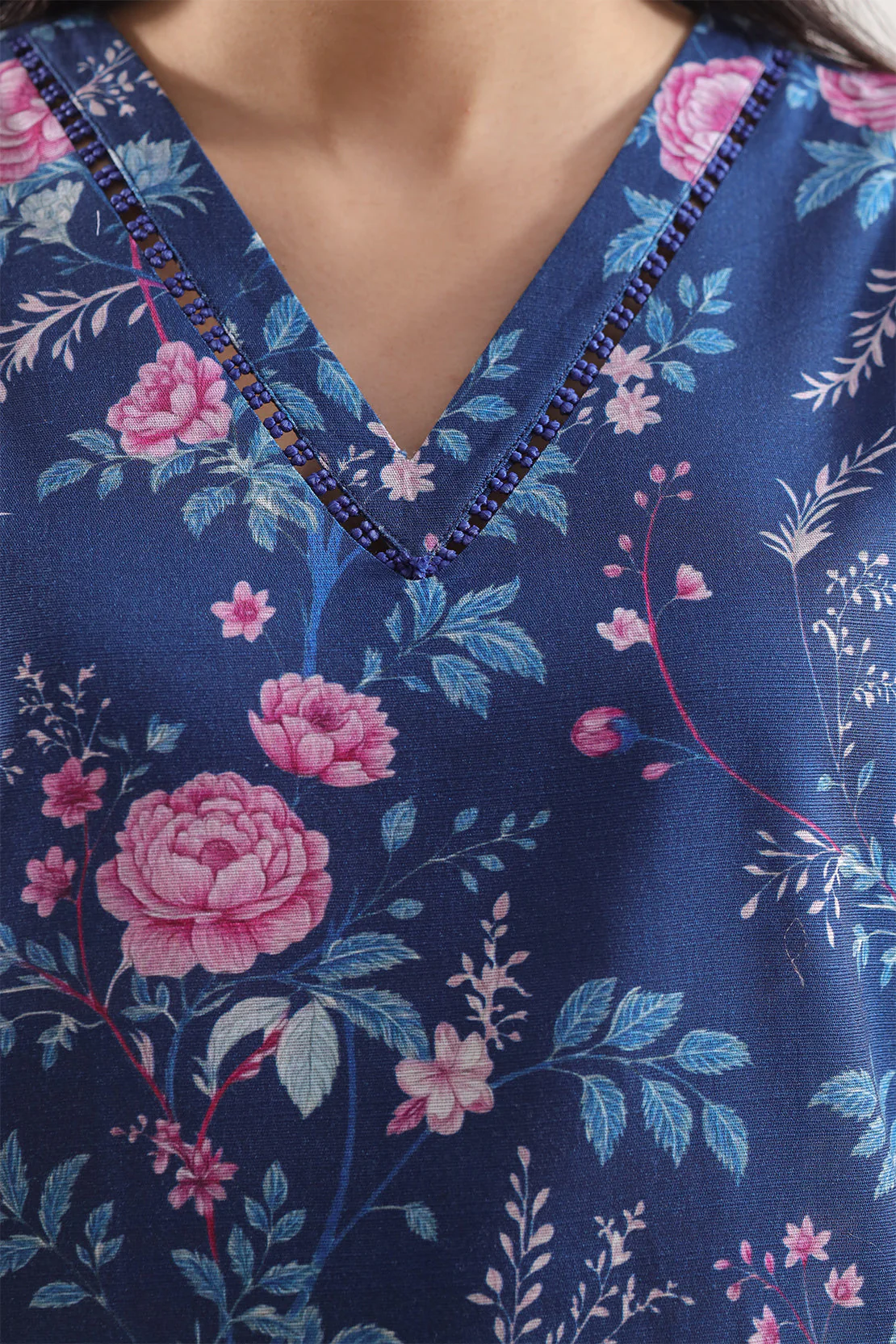 Unstitched Printed Cotton Khaddar 3 Piece - Image 3