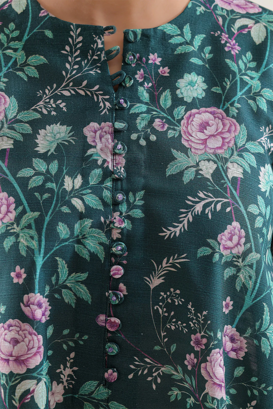 Unstitched Printed Cotton Khaddar 3 Piece - Image 4