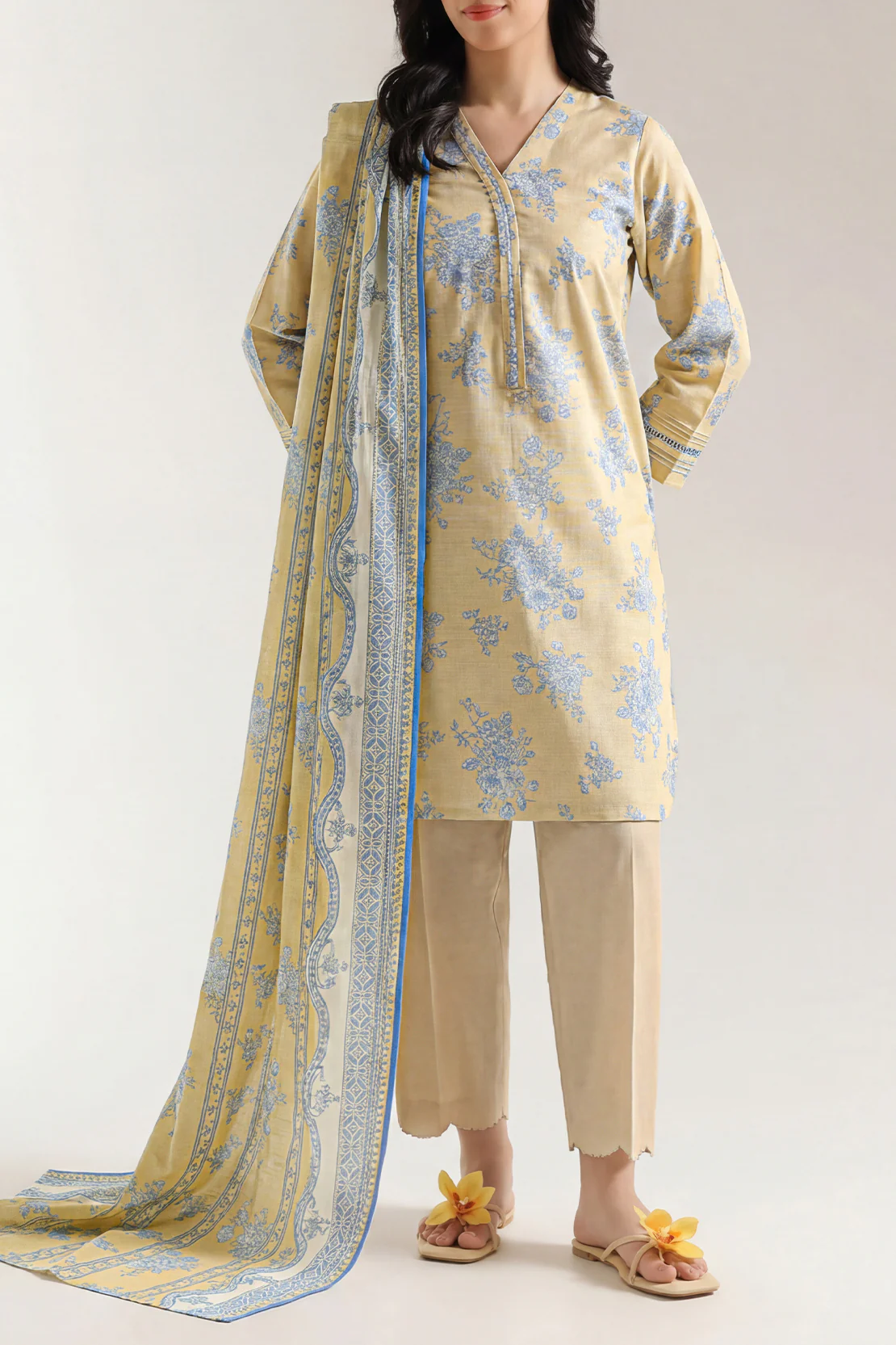 Unstitched Printed Warm Khaddar 3 Piece - Image 2
