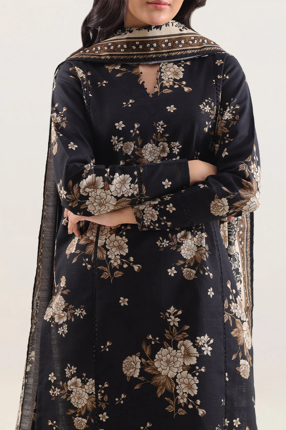 Unstitched Printed Warm Khaddar 3 Piece - Image 3