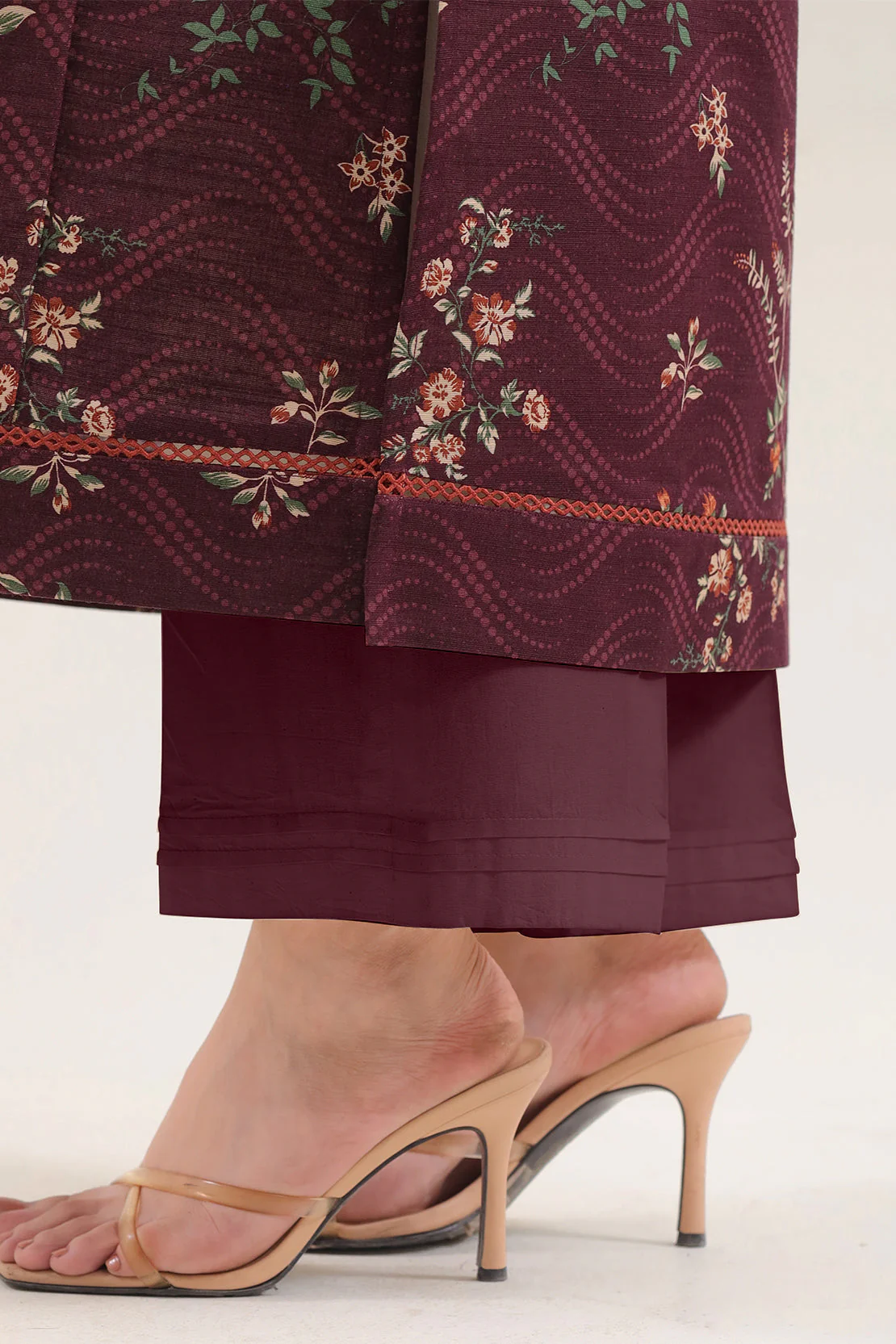 Unstitched Printed Warm Khaddar 3 Piece - Image 5
