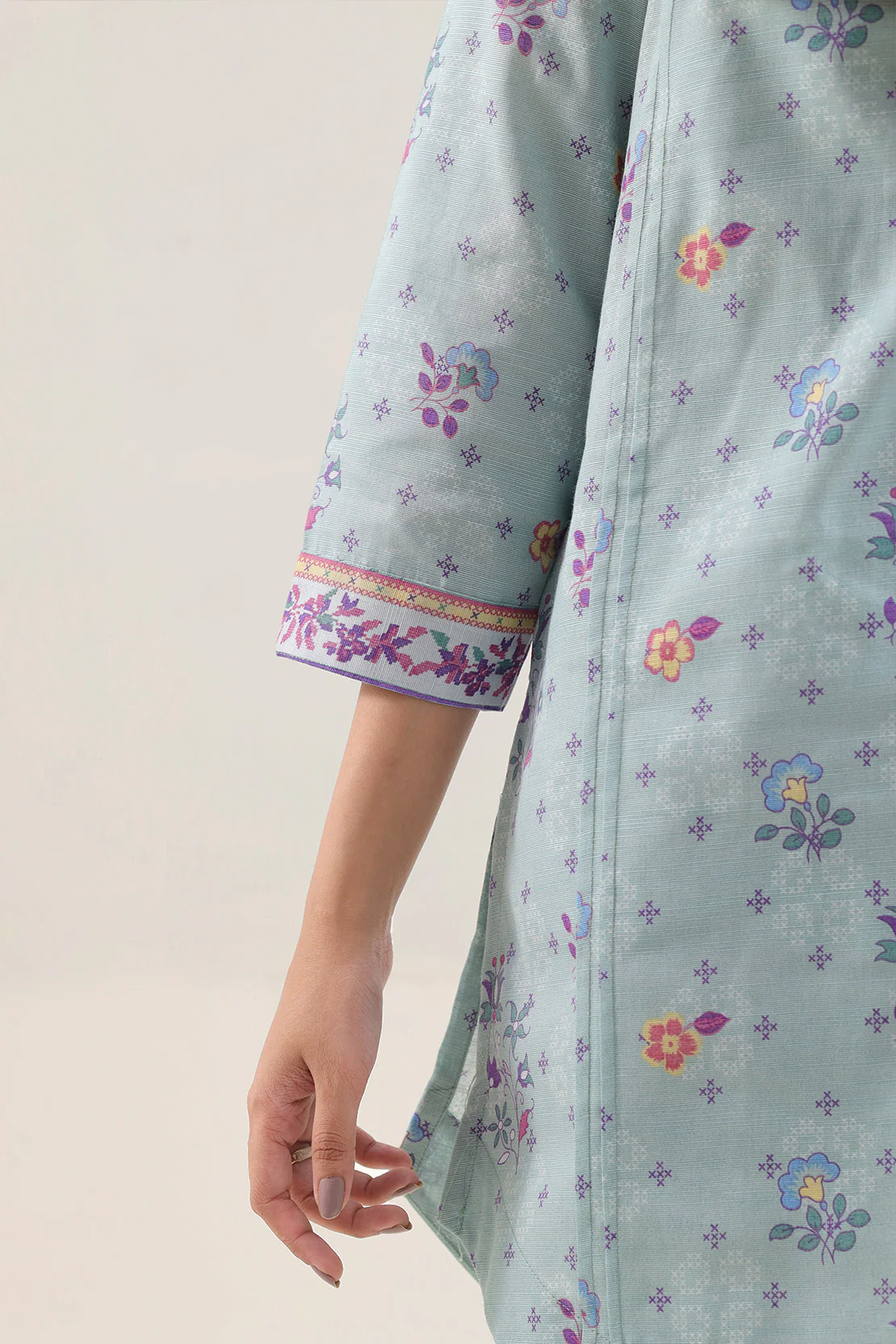 Unstitched Printed Warm Khaddar 3 Piece - Image 4