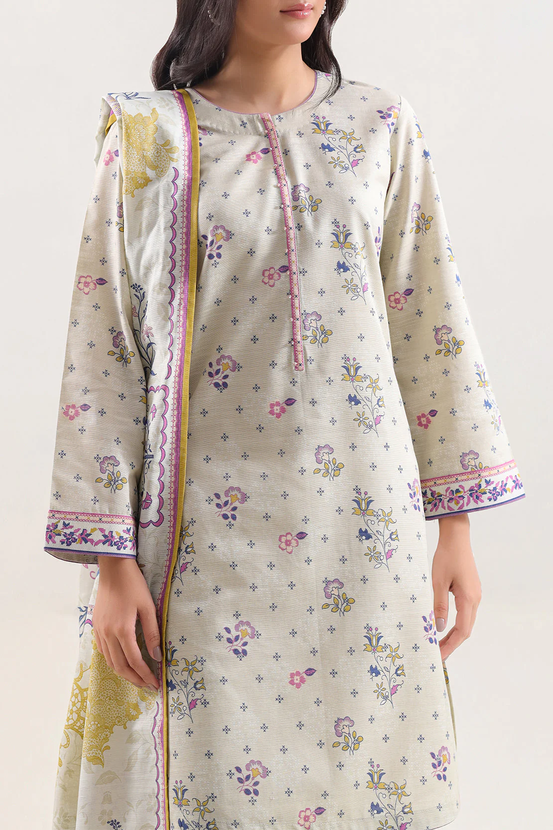 Unstitched Printed Cotton Khaddar 3 Piece - Image 3