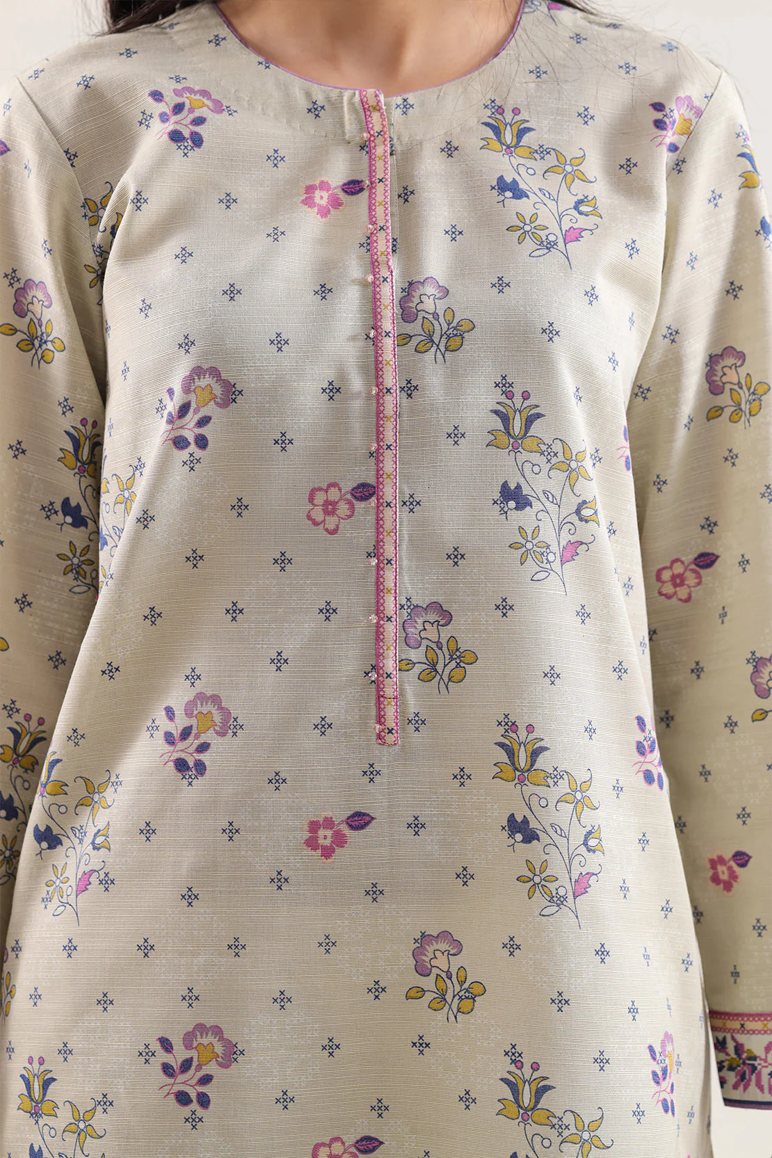 Unstitched Printed Cotton Khaddar 3 Piece - Image 4