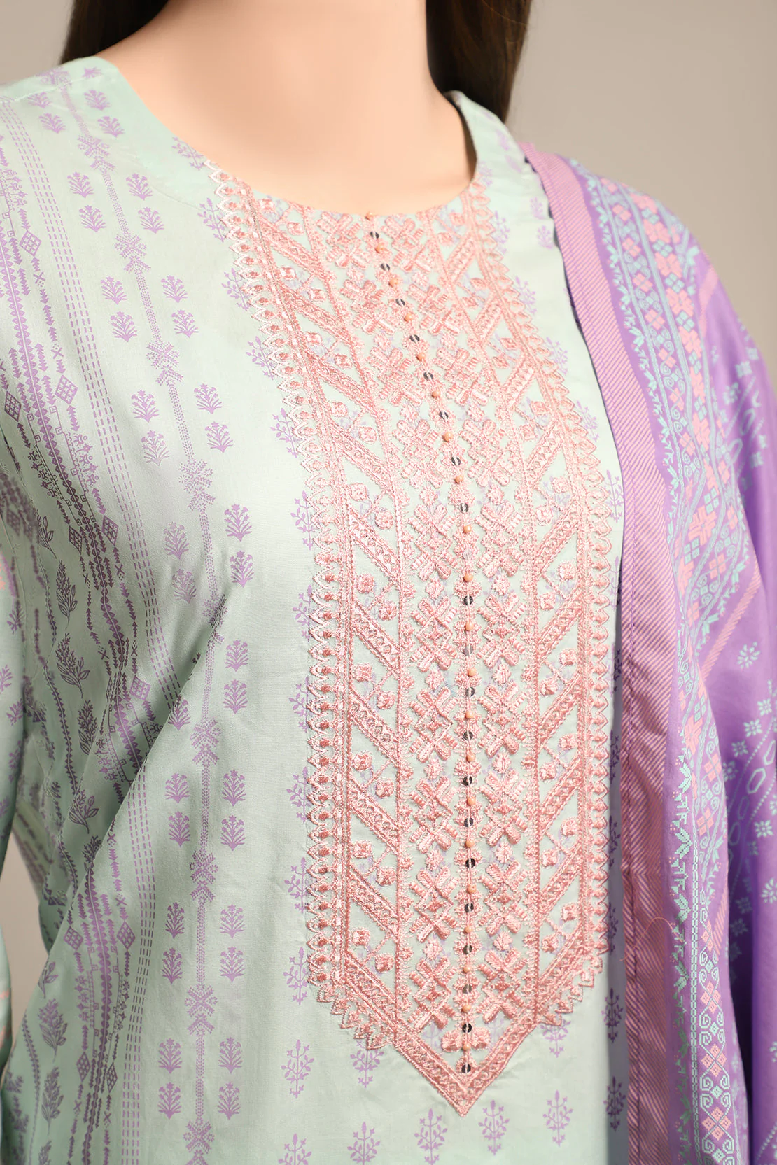 Unstitched Printed Emb Lawn 3 Piece - Image 4