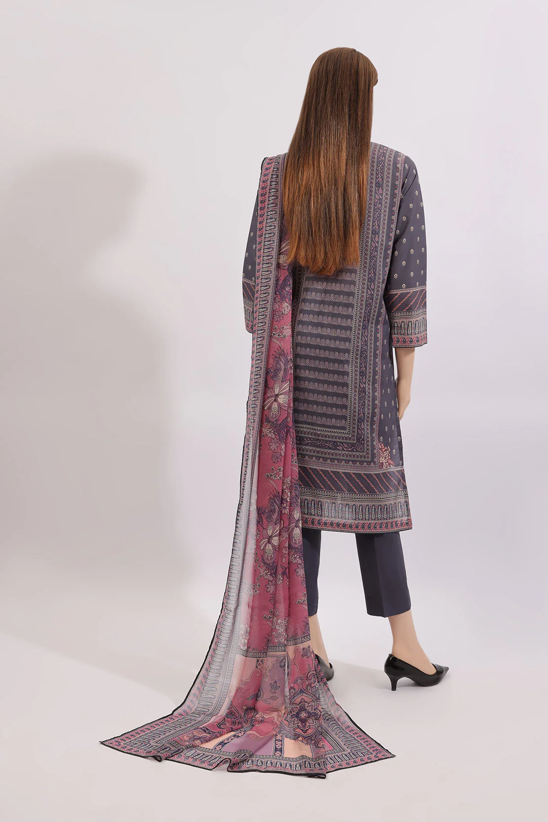 Unstitched Printed Emb Lawn 3 Piece With Chiffon Dupatta - Image 2