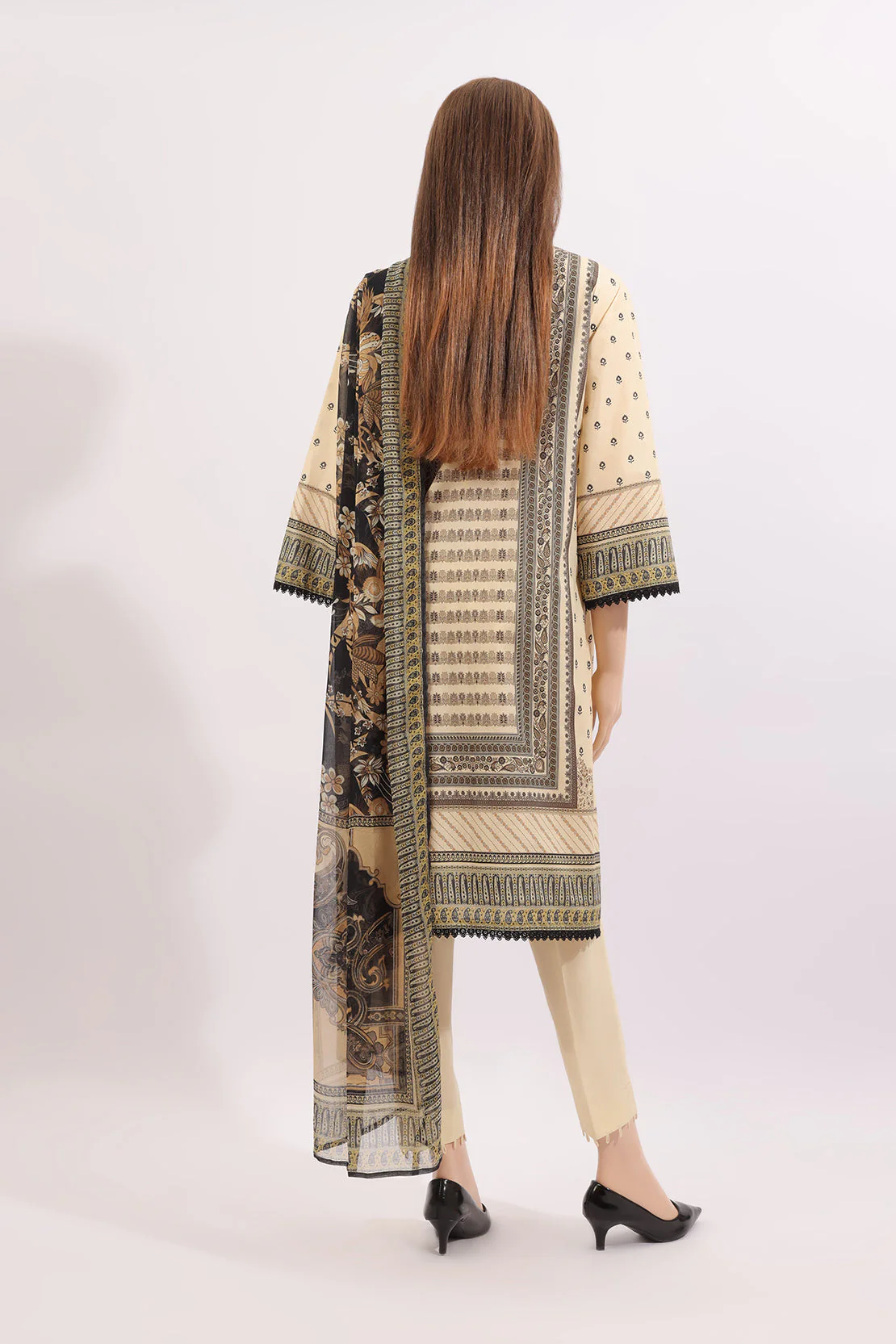 Unstitched Printed Emb Lawn 3 Piece With Chiffon Dupatta - Image 2