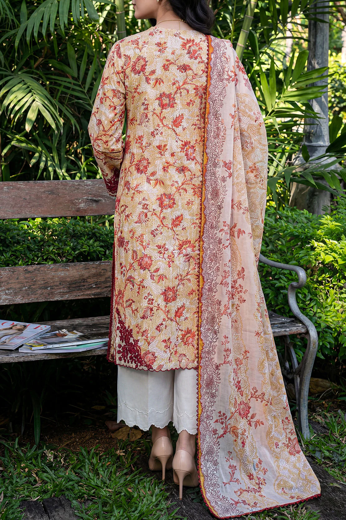 Unstitched Printed Embroidered Arabic Lawn 3 Piece - Image 4