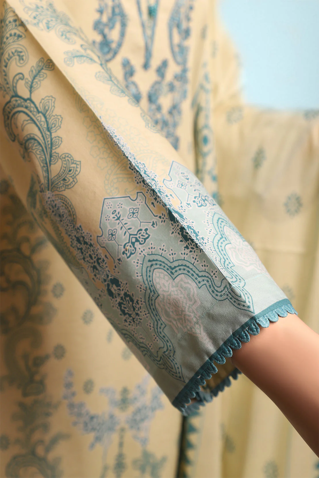Unstitched Printed Embroidered Lawn 2 Piece (Shirt/Dupatta) - Image 3