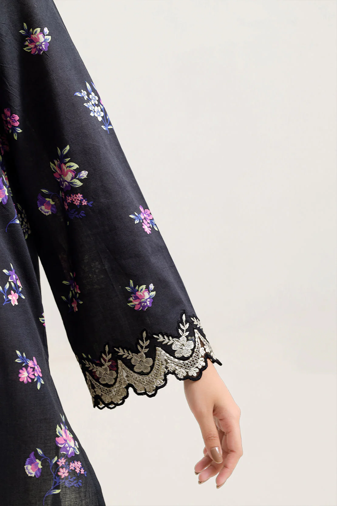 Unstitched Printed Embroidered Lawn 2 Piece (Shirt/Dupatta) - Image 4