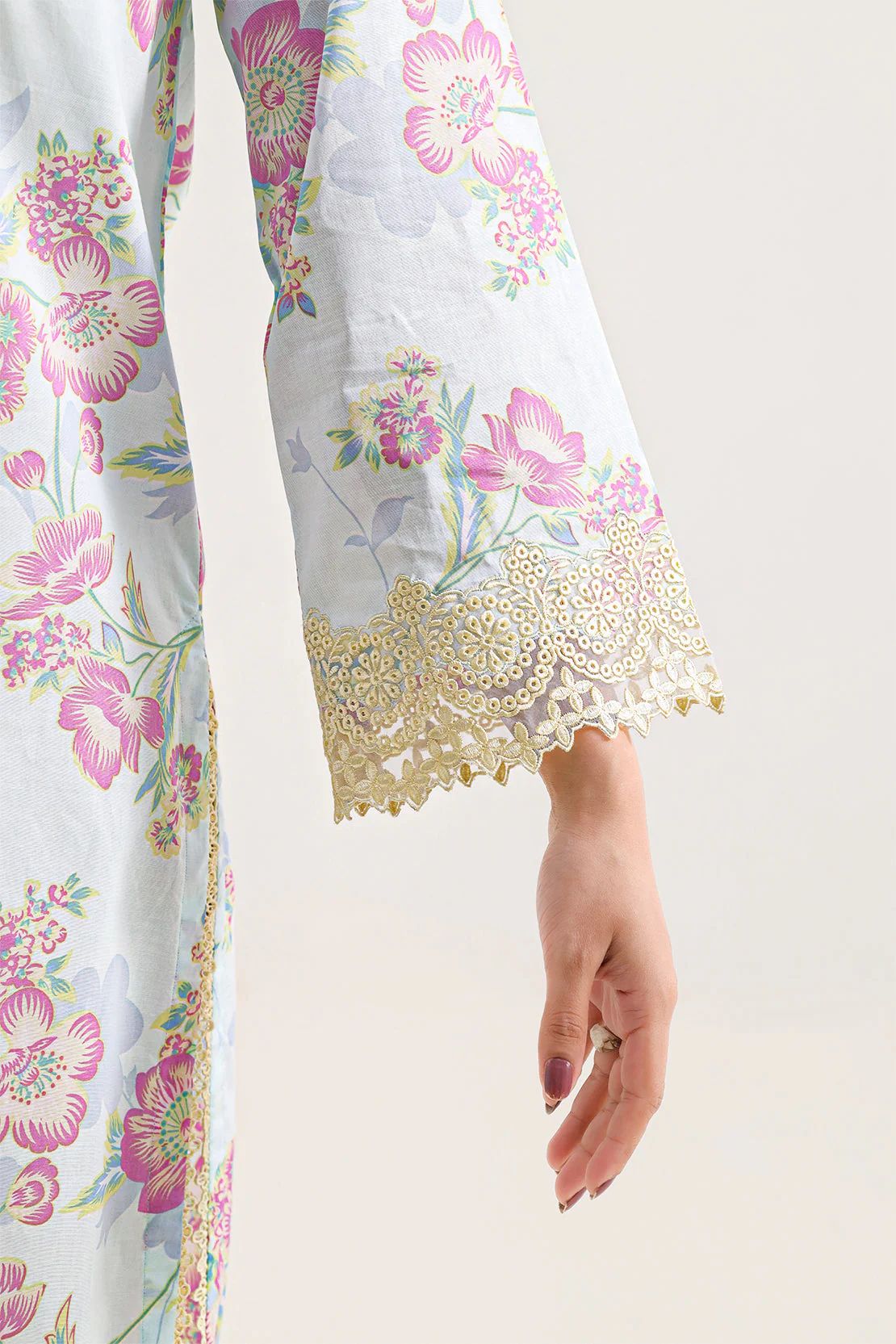 Unstitched Printed Embroidered Lawn 2 Piece (Shirt/Dupatta) - Image 4
