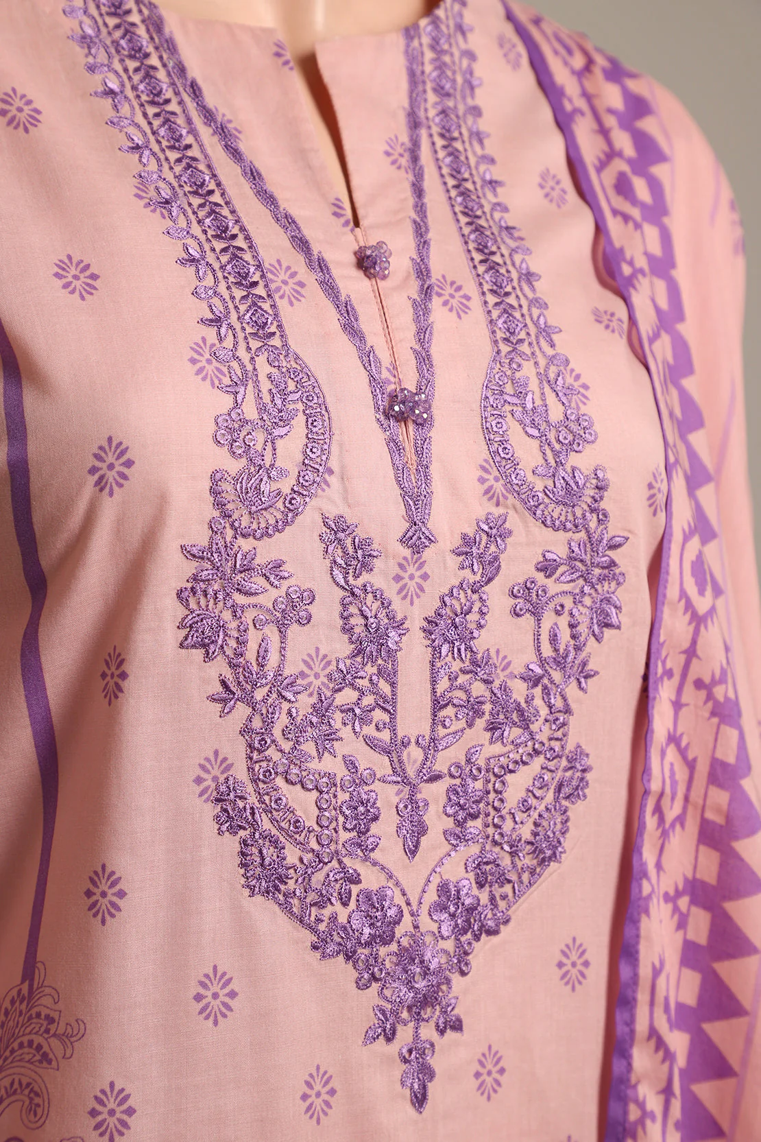 Unstitched Printed Embroidered Lawn 3 Piece - Image 3