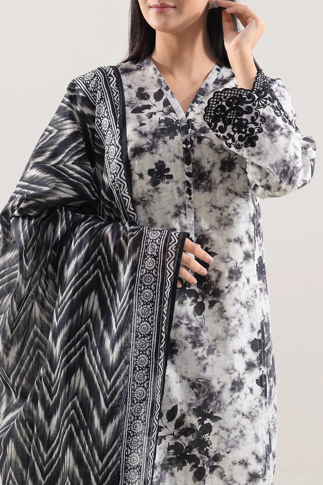 Unstitched Printed Embroidered Lawn 3 Piece - Image 2