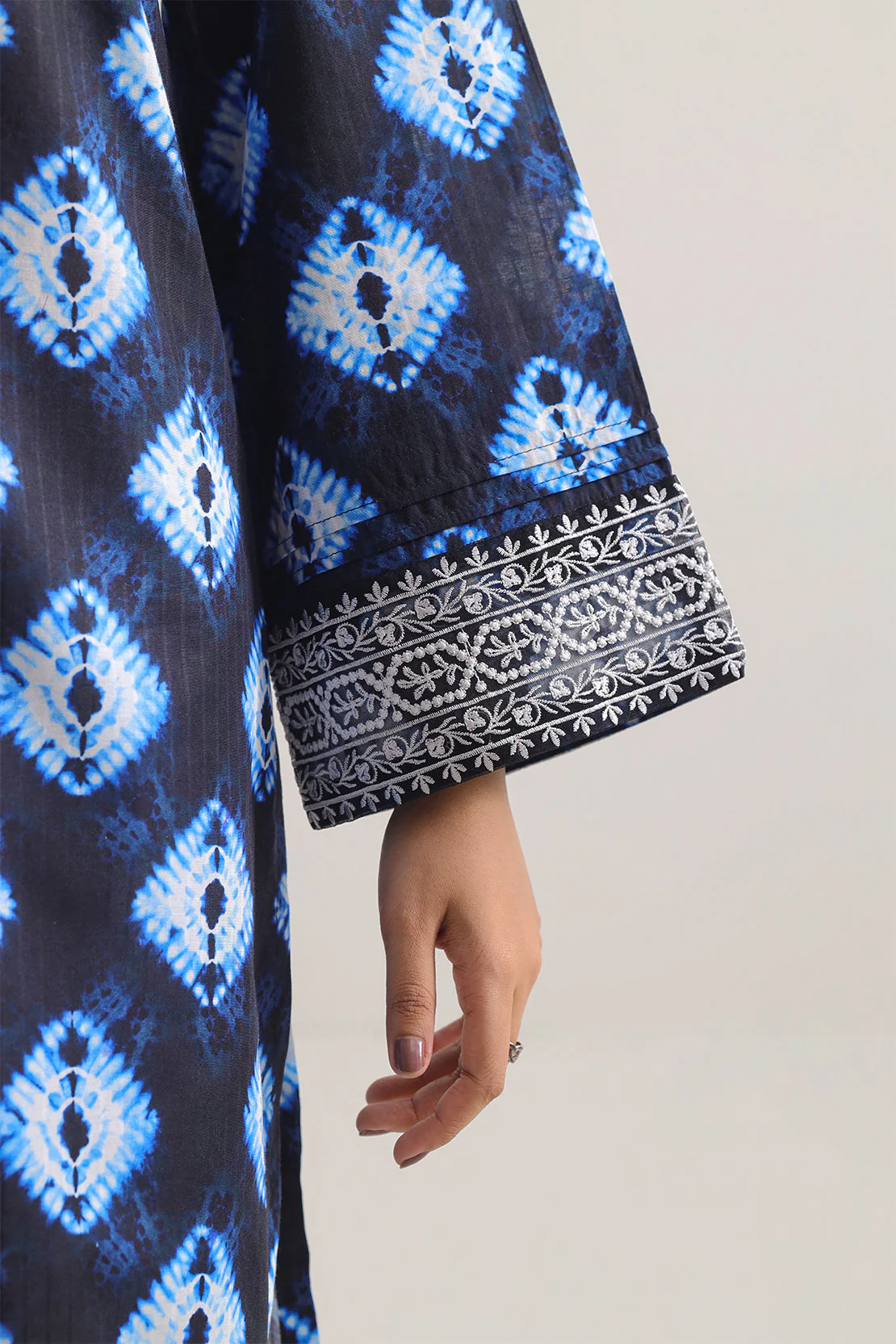 Unstitched Printed Embroidered Lawn 3 Piece - Image 5