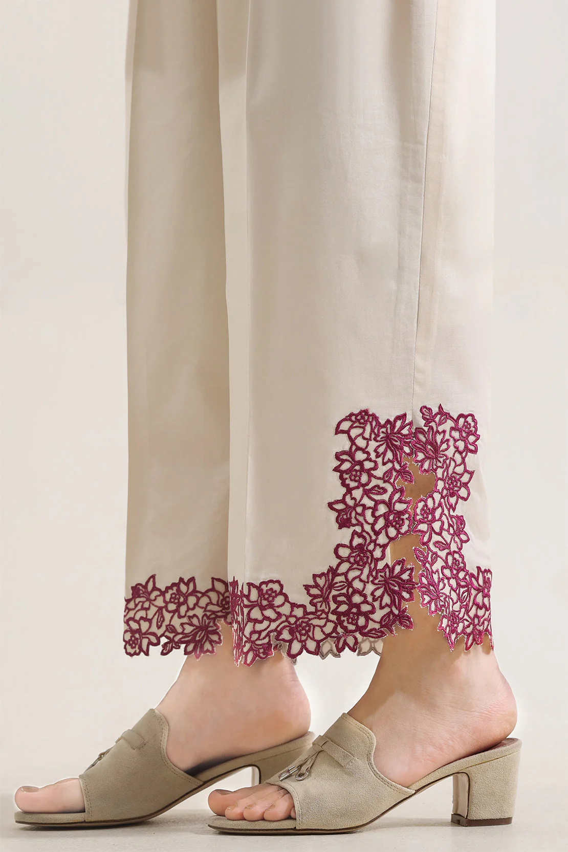 Unstitched Printed Embroidered Lawn 3 Piece - Image 6