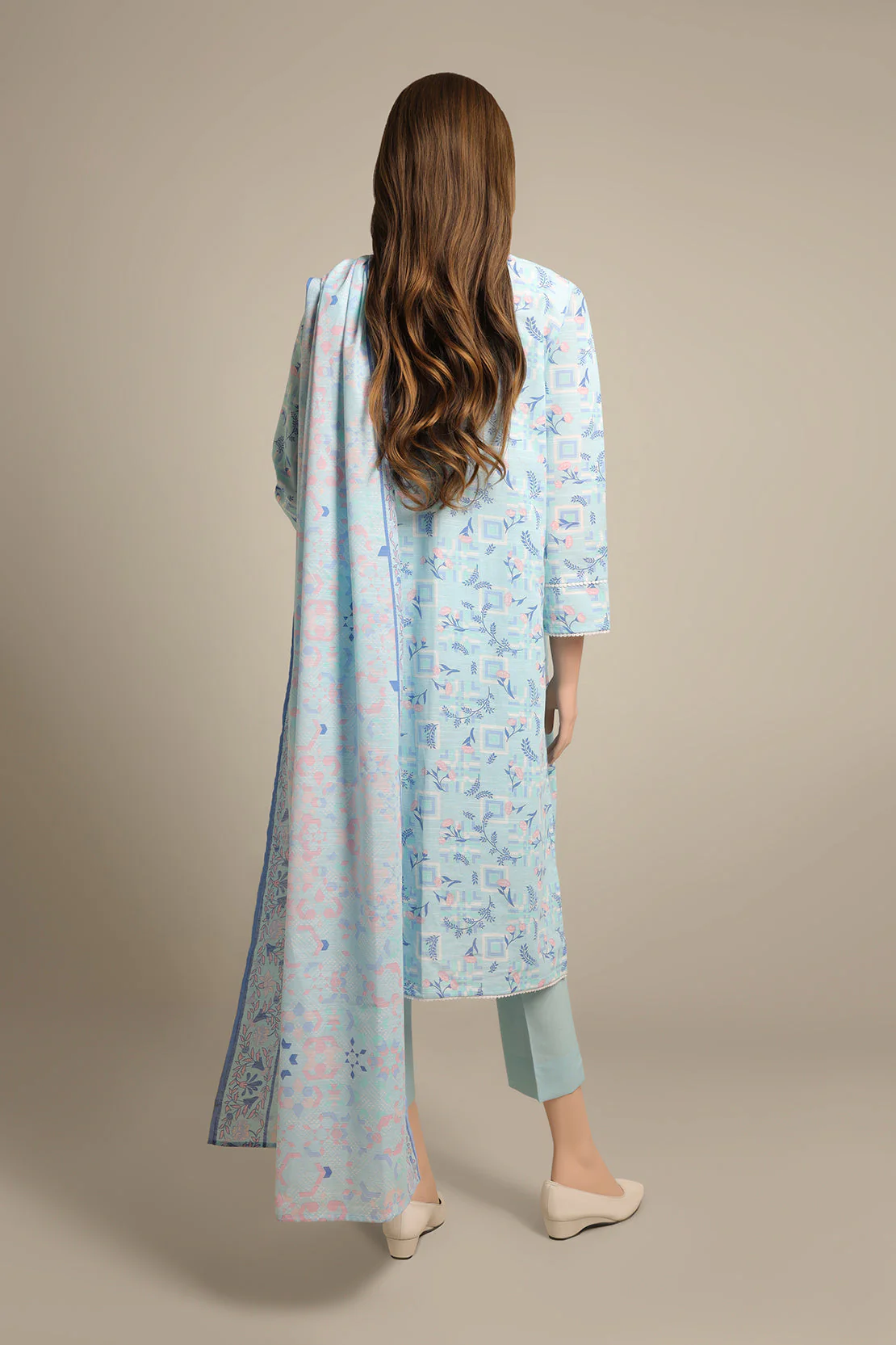 Unstitched Printed Khaddar 2 Piece (Shirt/Dupatta) - Image 2