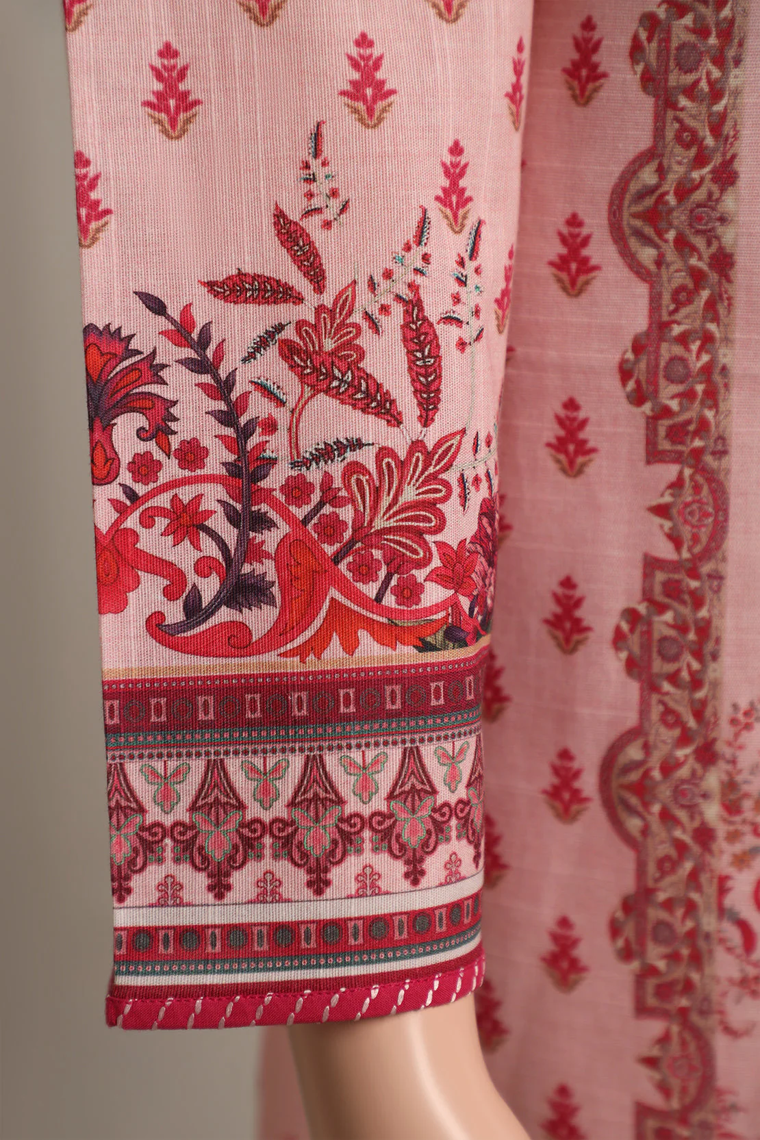 Unstitched Printed Khaddar 2 Piece (Shirt/Dupatta) - Image 4