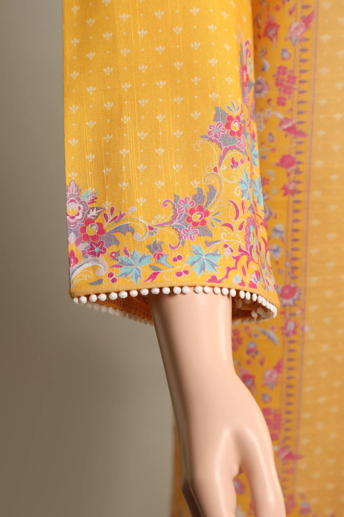 Unstitched Printed Khaddar 2 Piece (Shirt/Dupatta) - Image 4