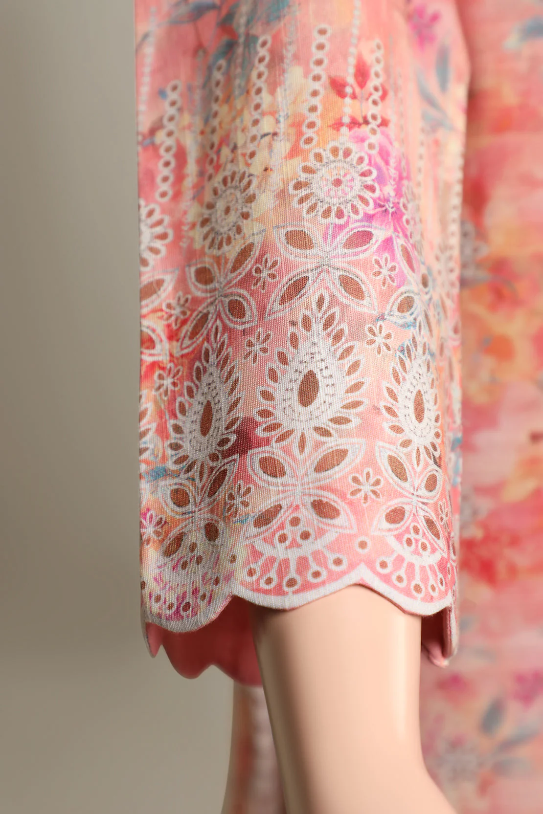 Unstitched Printed Khaddar 2 Piece (Shirt/Dupatta) - Image 3