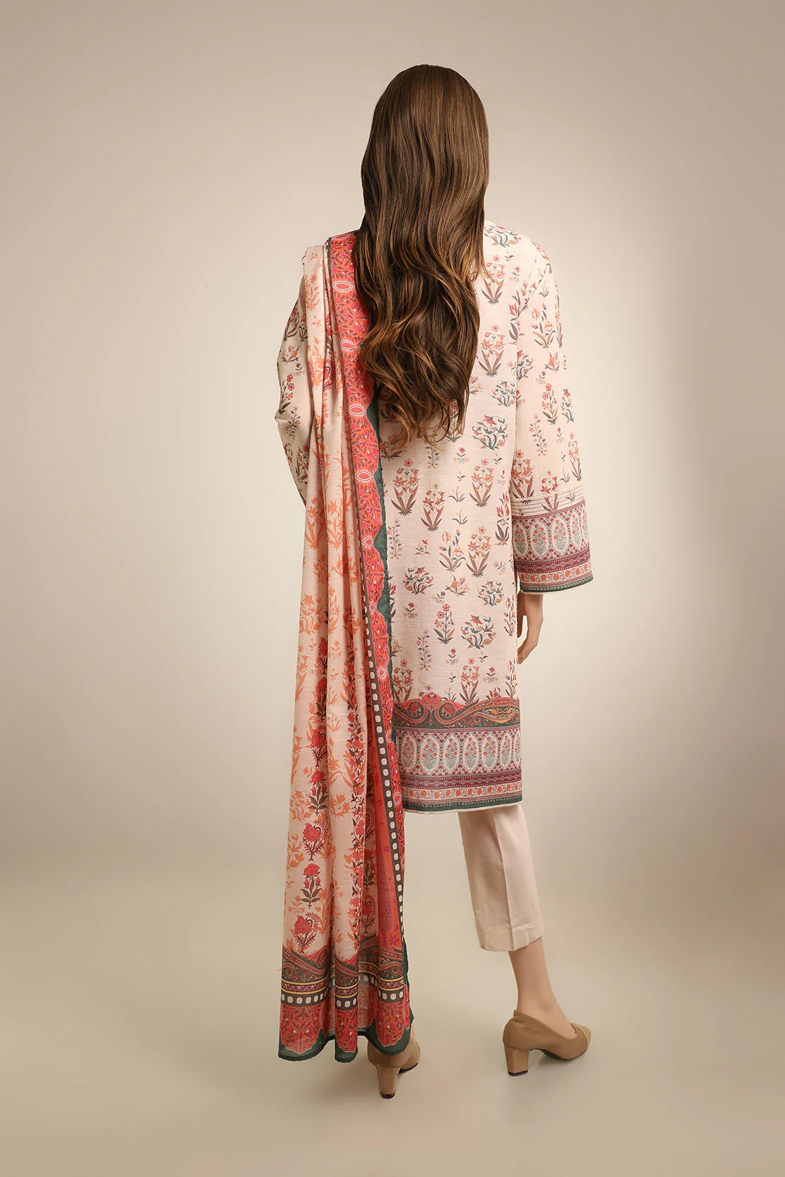 Unstitched Printed Khaddar 2 Piece (Shirt/Dupatta) - Image 3