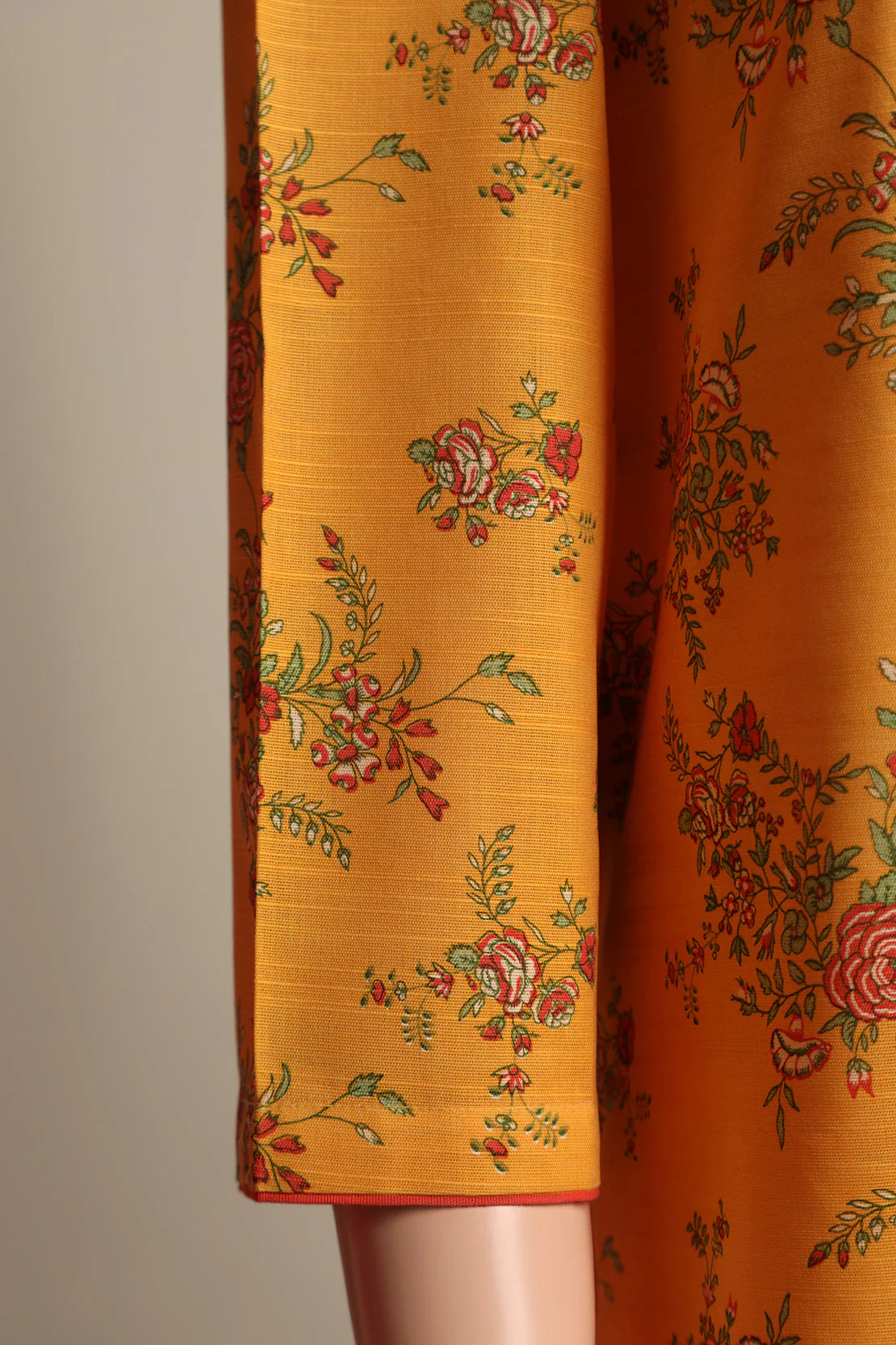 Unstitched Printed Khaddar 2 Piece (Shirt/Trouser) - Image 4