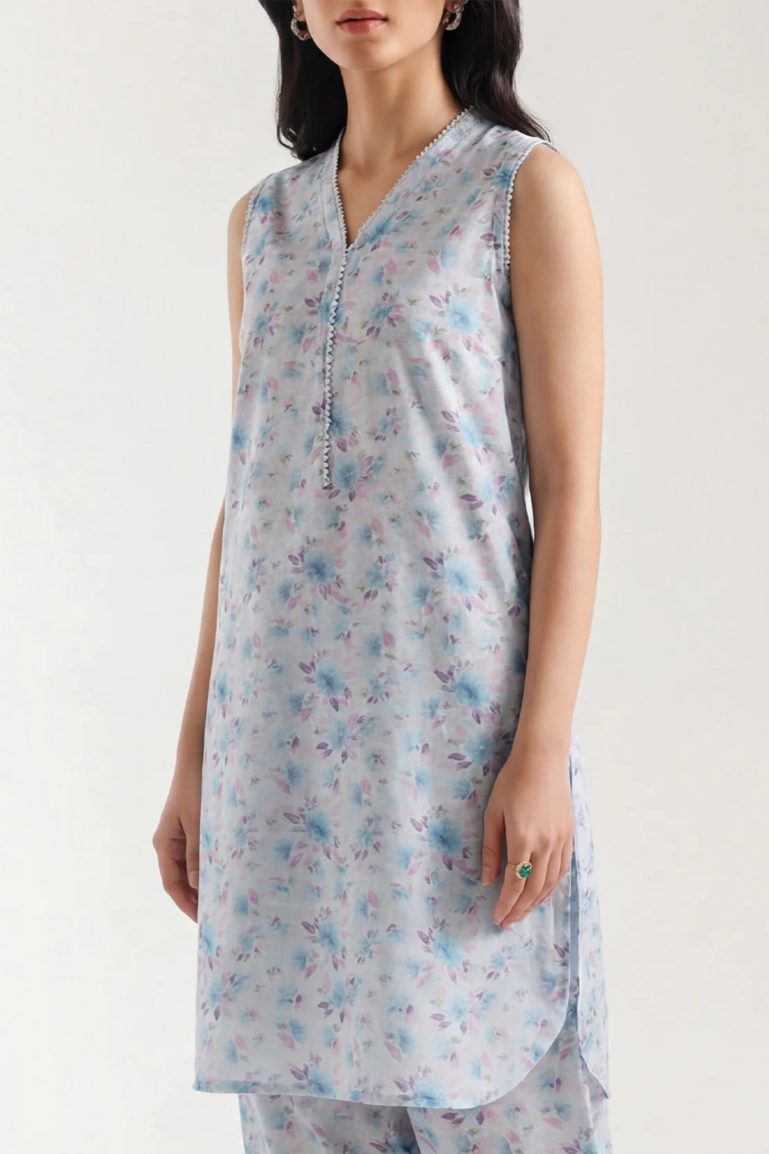 Unstitched Printed Khaddar 2 Piece (Shirt/Trouser) - Image 2