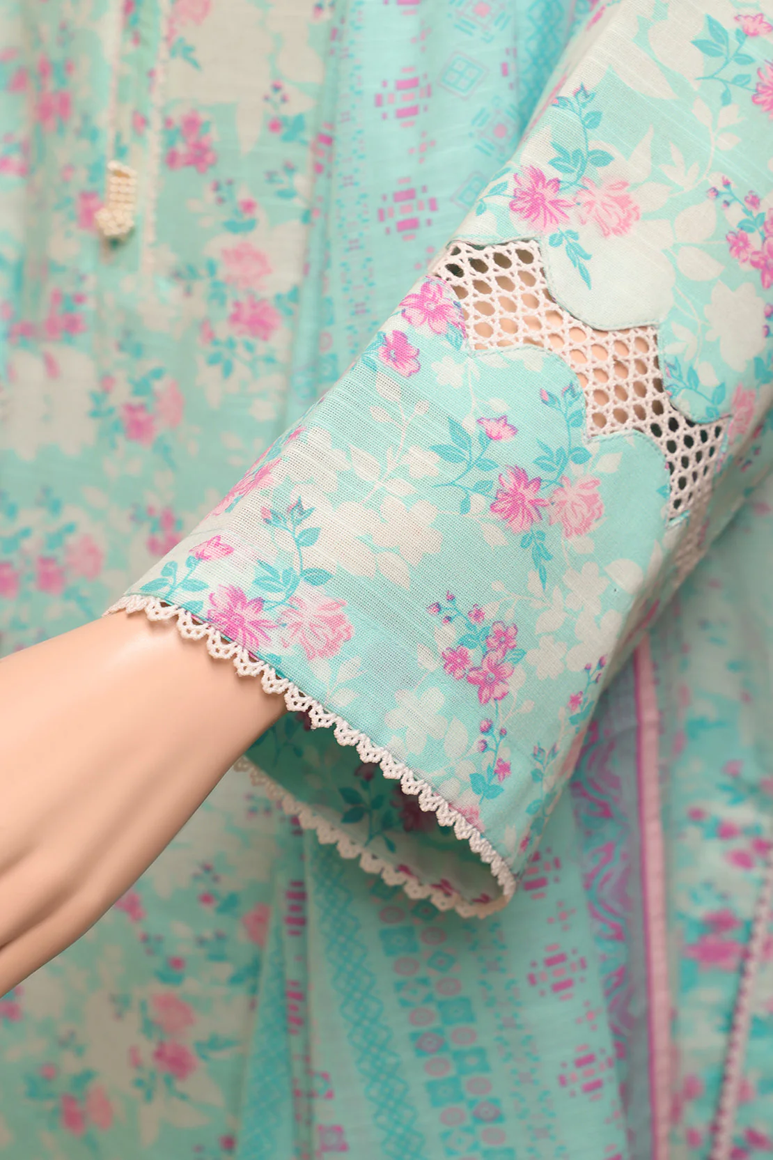 Unstitched Printed Khaddar 2 Piece (Shirt/Trouser) - Image 4