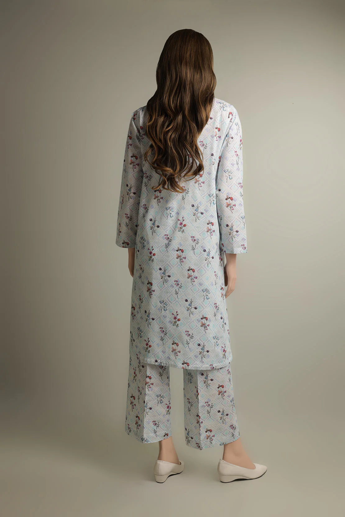Unstitched Printed Khaddar 2 Piece (Shirt/Trouser) - Image 3