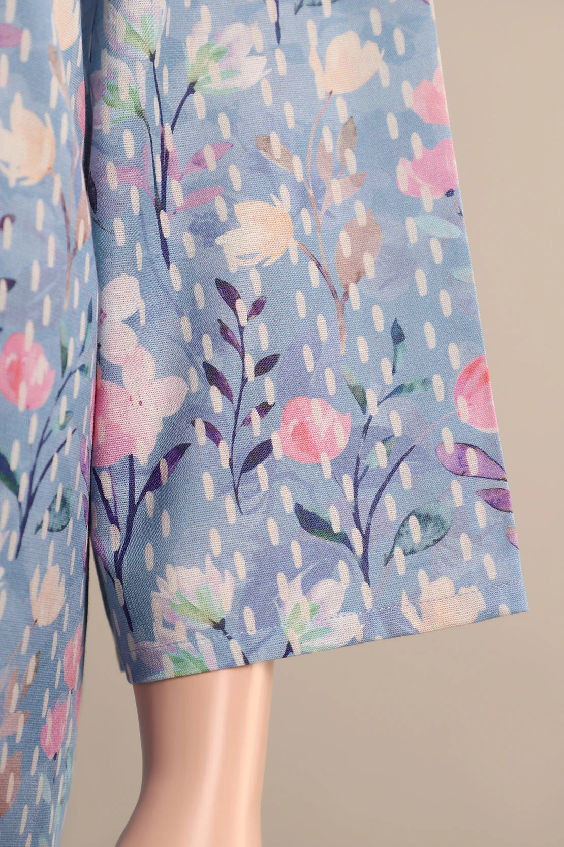 Unstitched Printed Khaddar 2 Piece (Shirt/Trouser) - Image 4