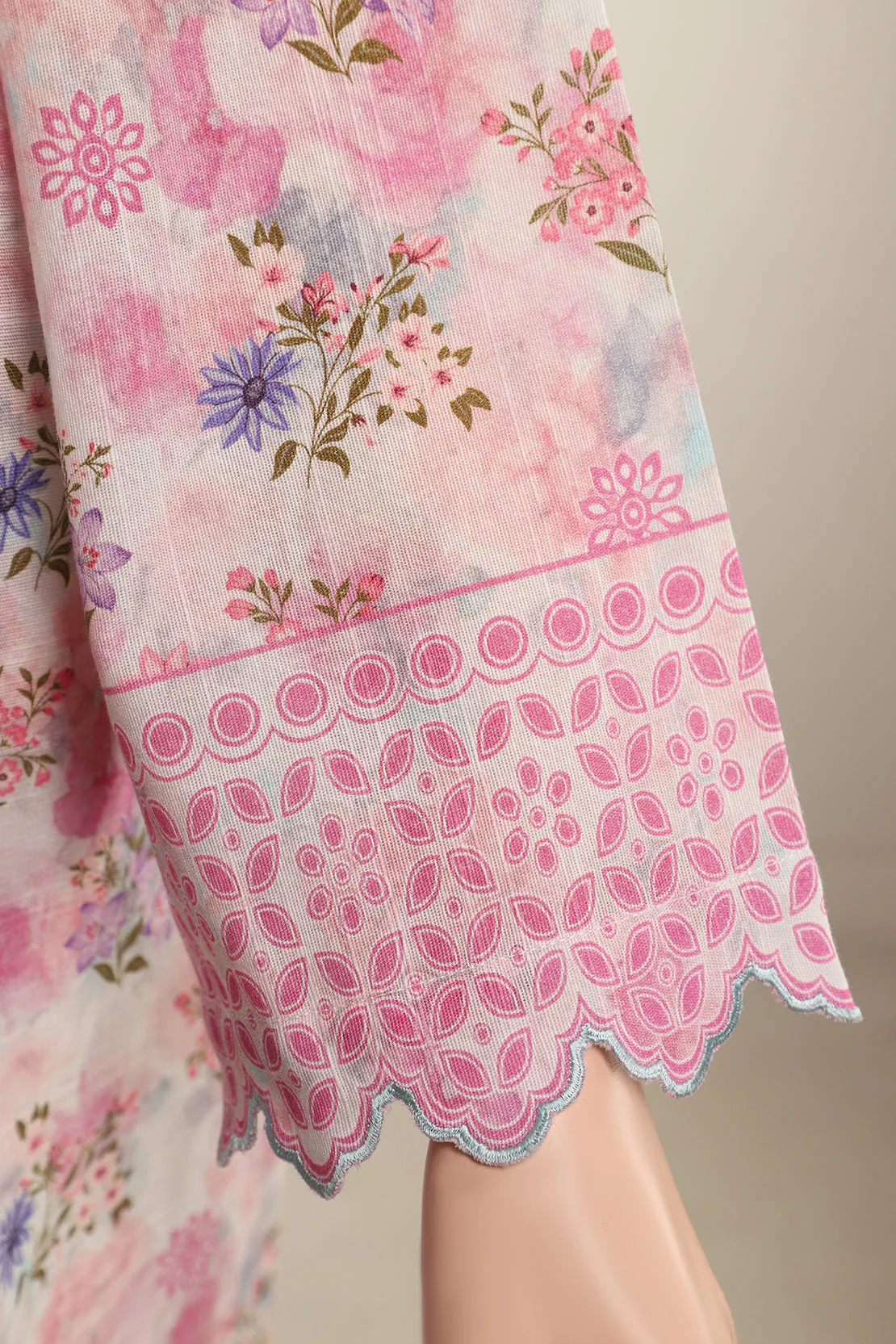 Unstitched Printed Khaddar 2 Piece (Shirt/Trouser) - Image 4