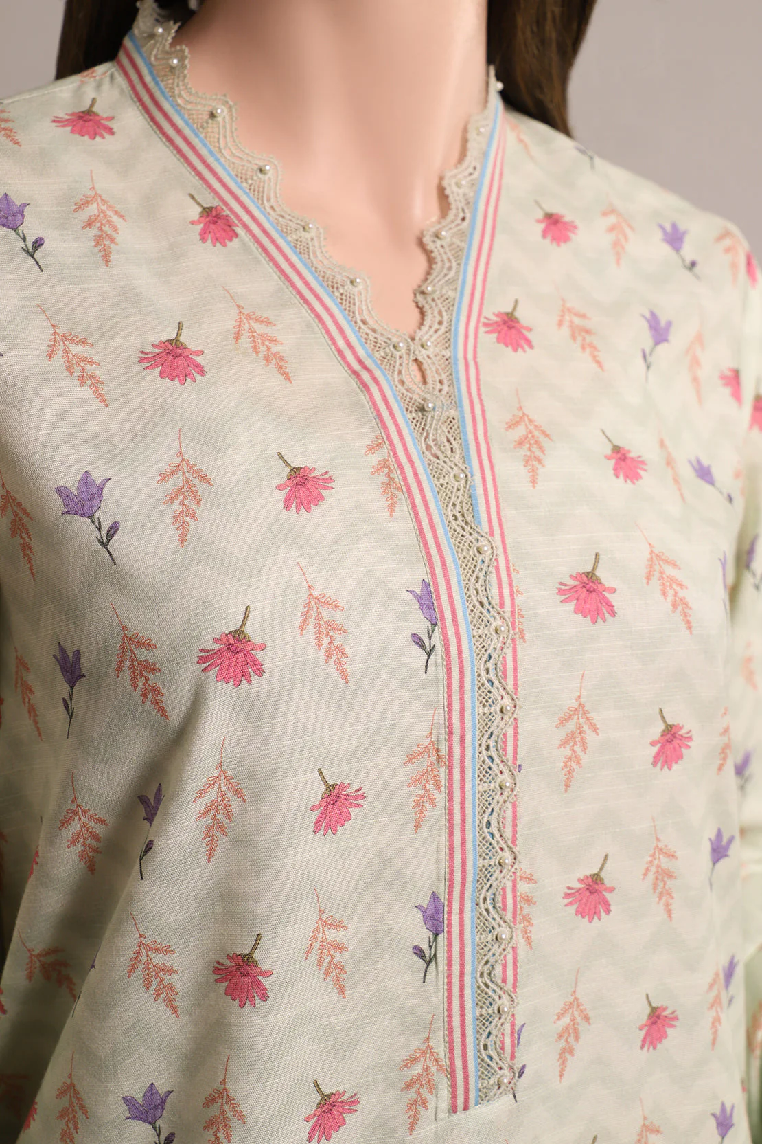 Unstitched Printed Khaddar 2 Piece (Shirt/Trouser) - Image 4
