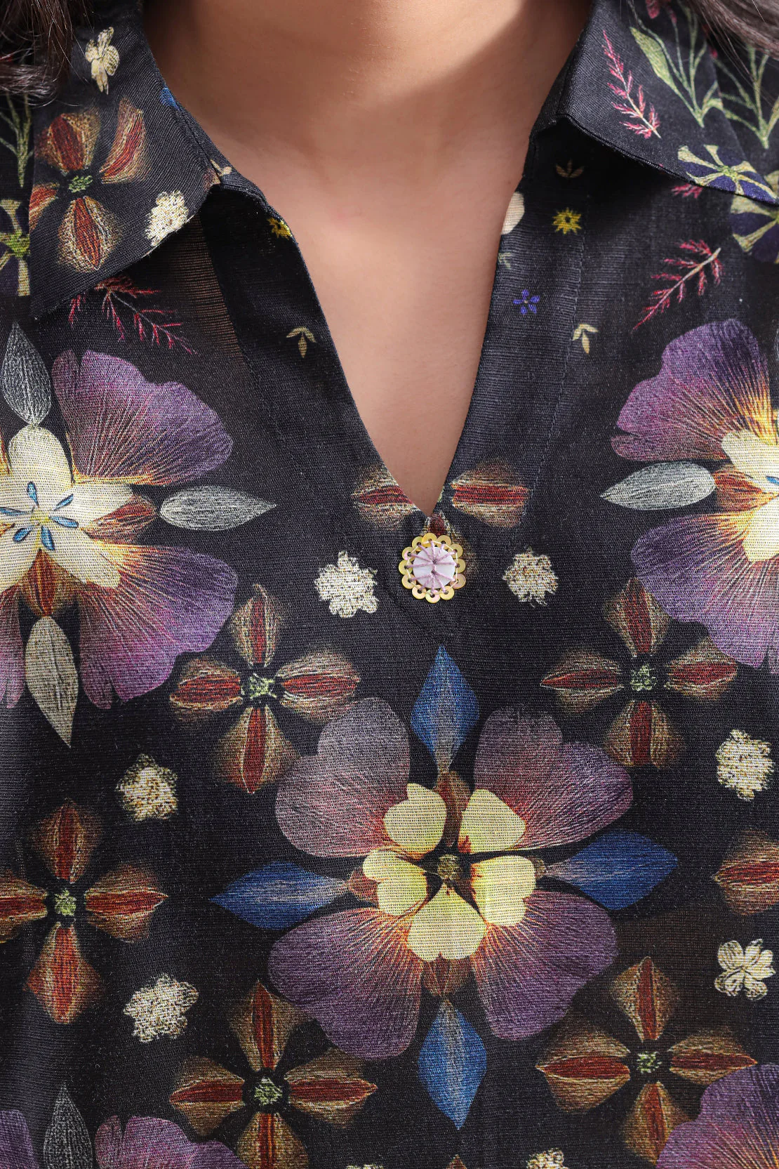 Unstitched Printed Khaddar 2 Piece (Shirt/Trouser) - Image 3