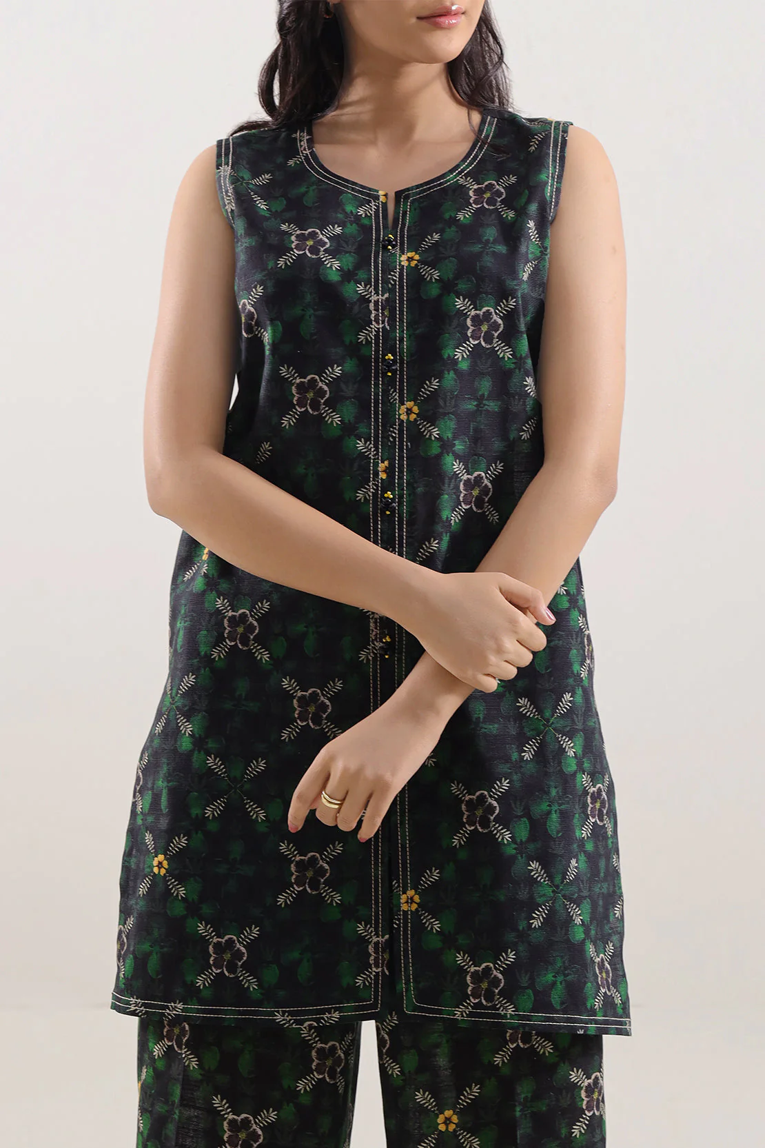 Unstitched Printed Khaddar 2 Piece (Shirt/Trouser) - Image 3