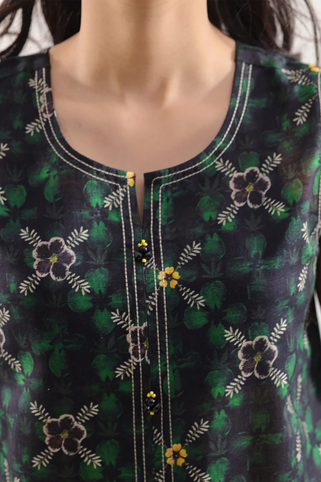 Unstitched Printed Khaddar 2 Piece (Shirt/Trouser) - Image 4