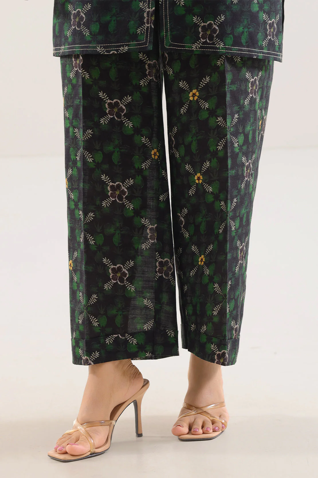 Unstitched Printed Khaddar 2 Piece (Shirt/Trouser) - Image 6