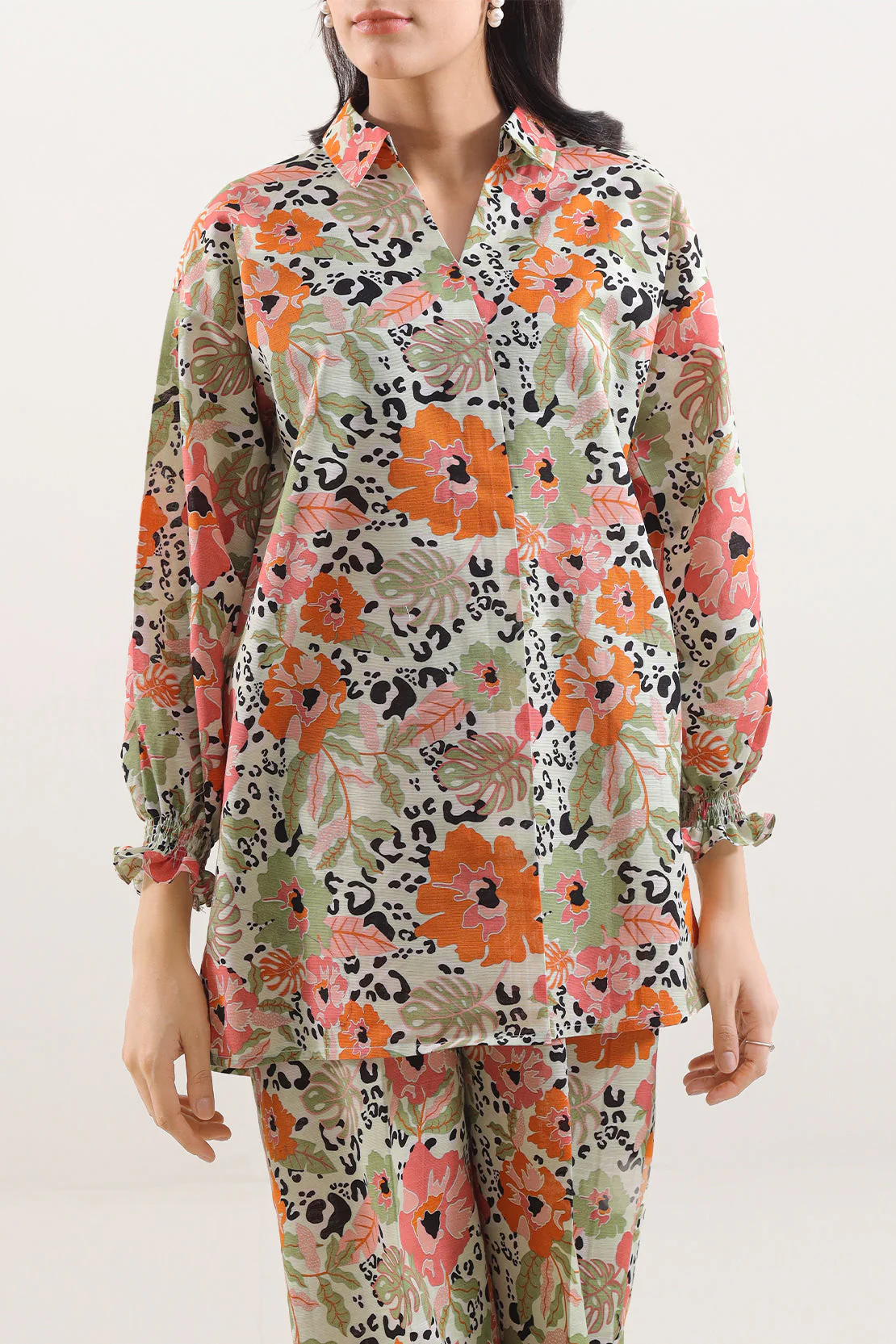 Unstitched Printed Khaddar 2 Piece (Shirt/Trouser) - Image 2
