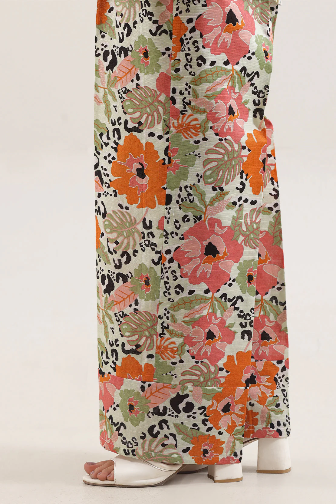Unstitched Printed Khaddar 2 Piece (Shirt/Trouser) - Image 6
