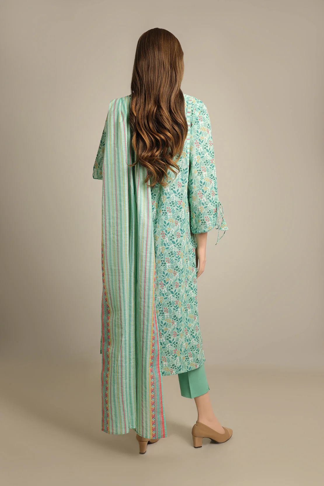 Unstitched Printed Khaddar 3 Piece - Image 2
