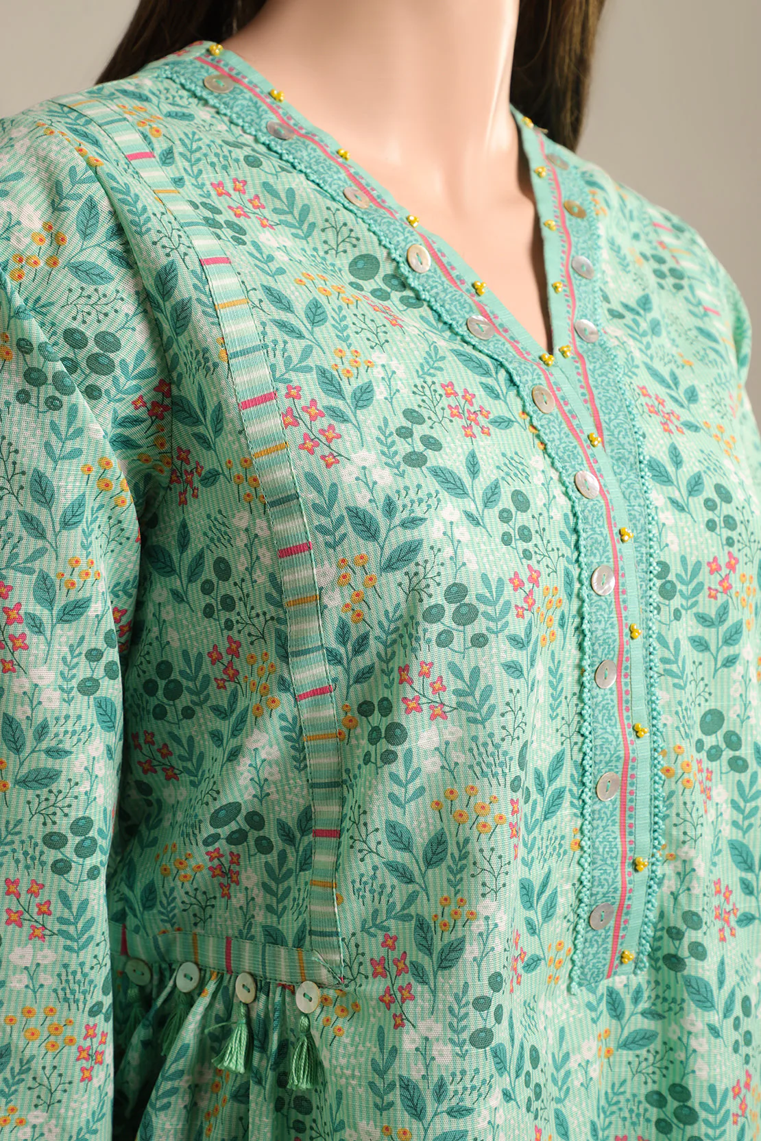 Unstitched Printed Khaddar 3 Piece - Image 3