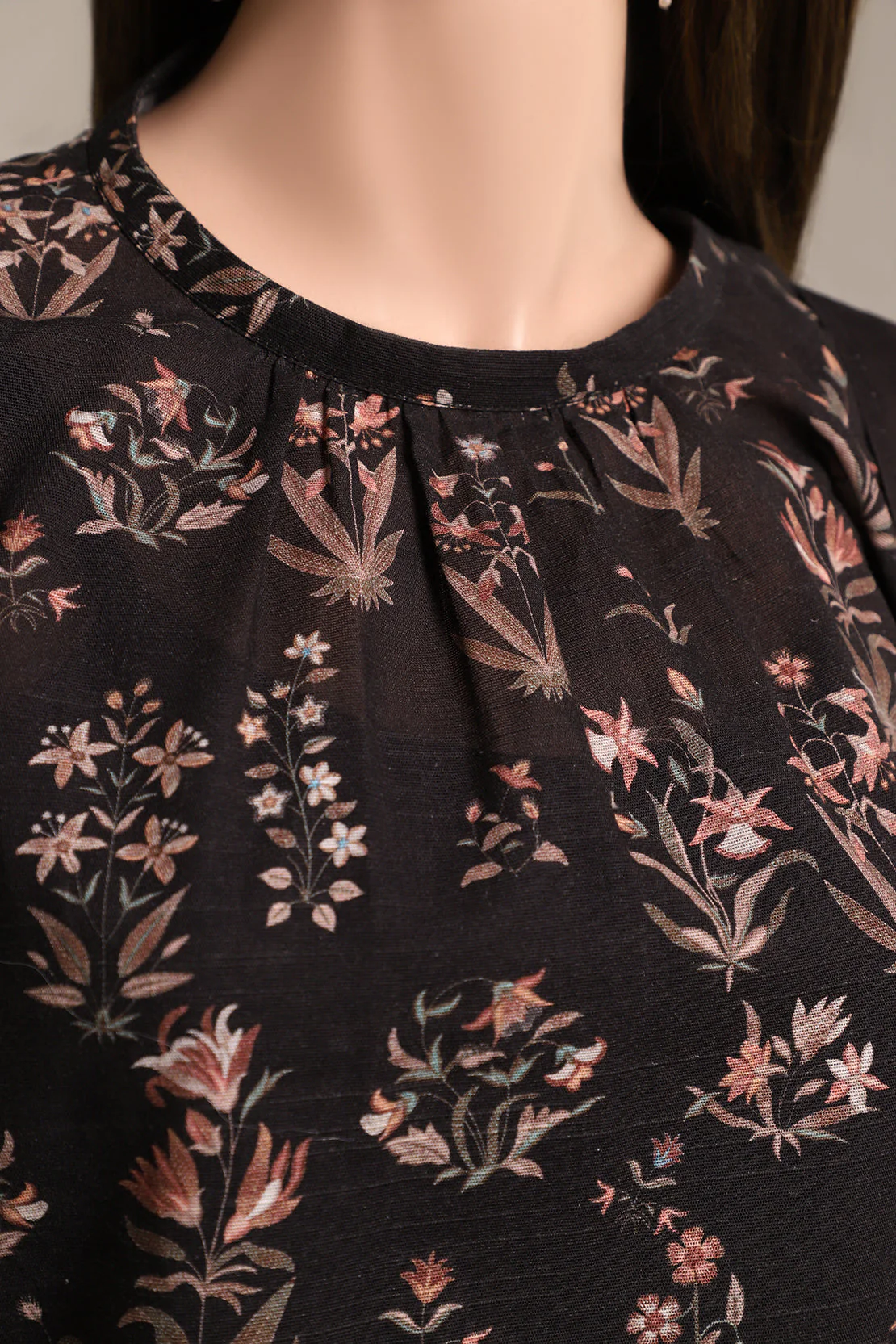 Unstitched Printed Khaddar 3 Piece - Image 3