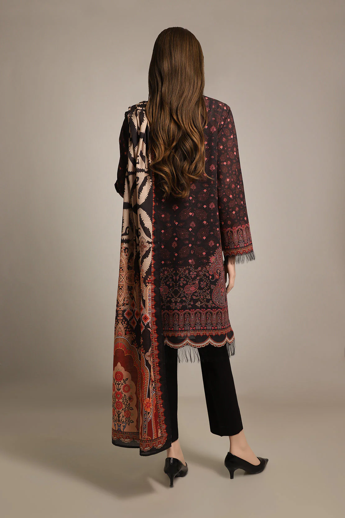 Unstitched Printed Khaddar 3 Piece - Image 2