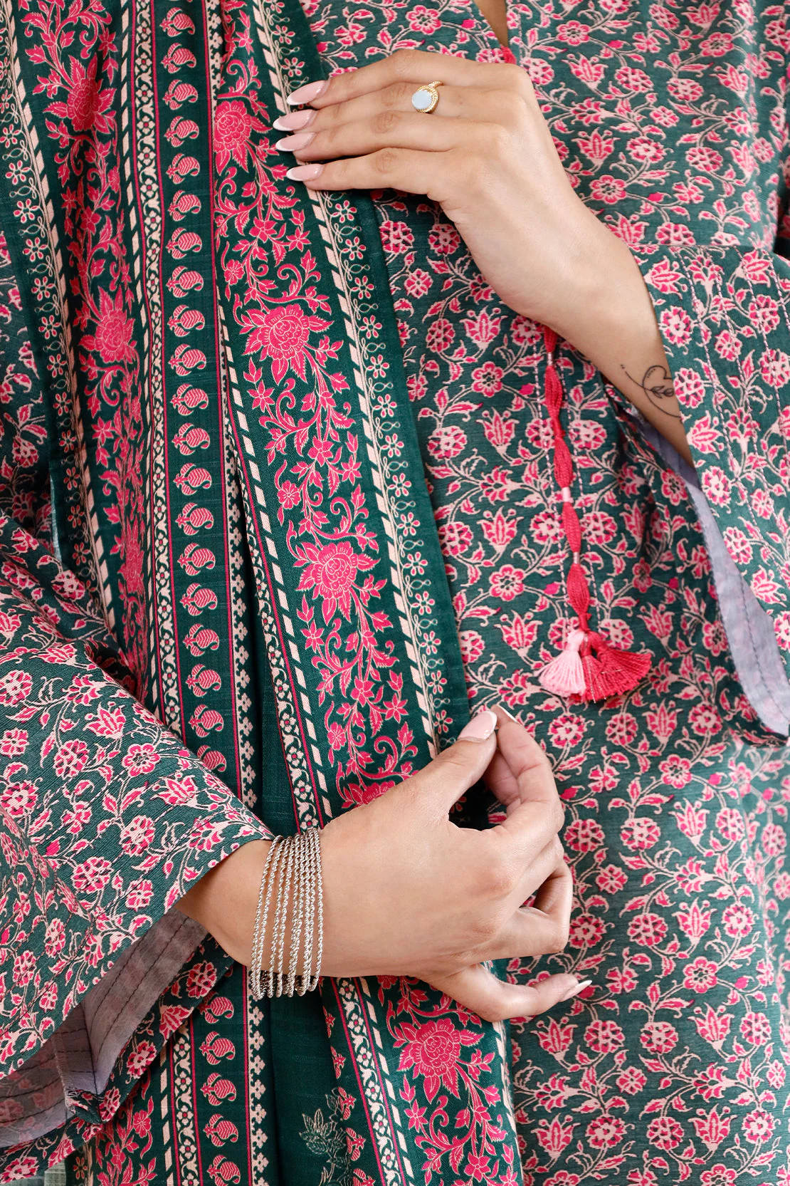 Unstitched Printed Khaddar 3 Piece - Image 3