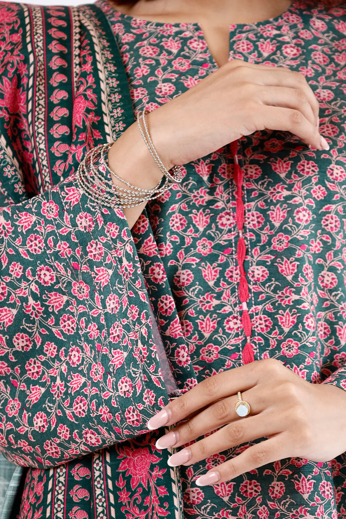 Unstitched Printed Khaddar 3 Piece - Image 5