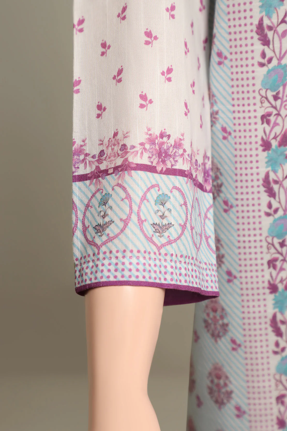 Unstitched Printed Khaddar Shirt - Image 4